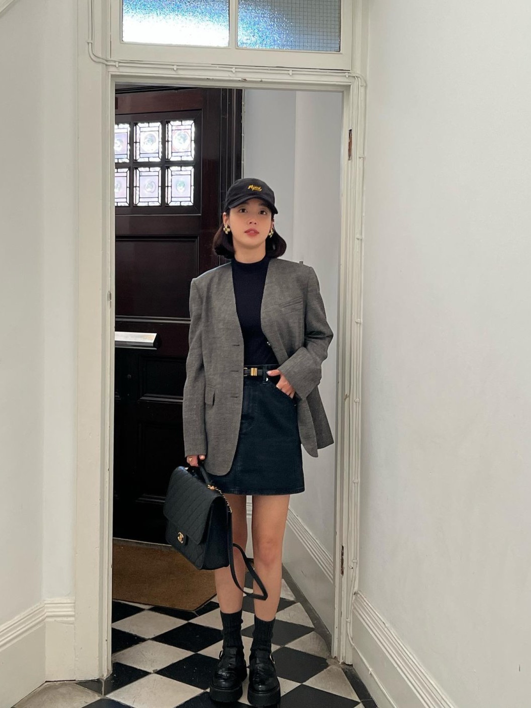 Zara x Ader Error Wool Blend Oversize Coat Black, (W) Max Mara Ludmilla Icon Coat Light Grey 착용 스타일 - 6