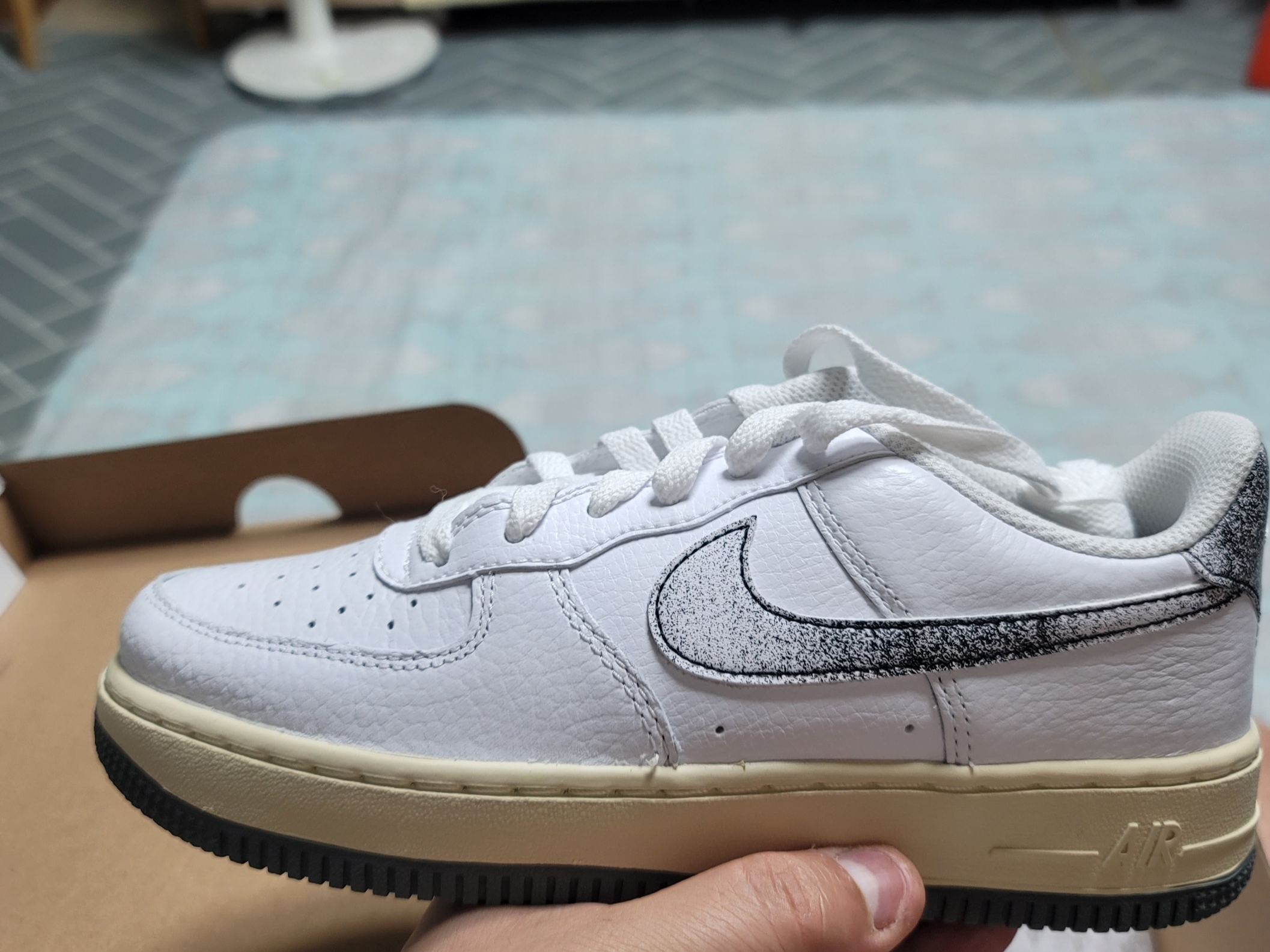 (GS) Nike Air Force 1 LV8 3 White Beach 착용 스타일