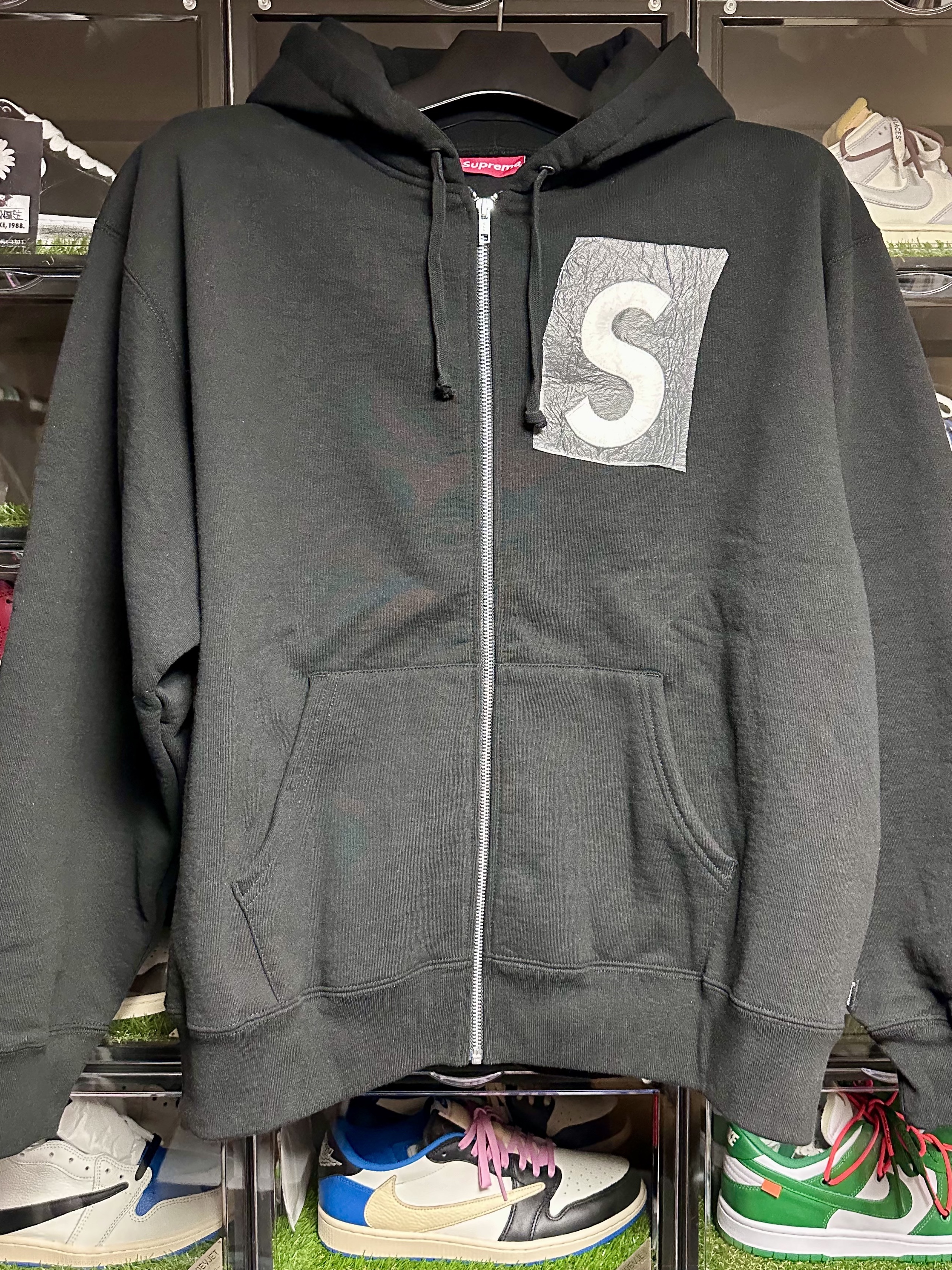 Supreme S Logo Zip Up Hooded Sweatshirt Black - 23FW 착용 스타일 - 1
