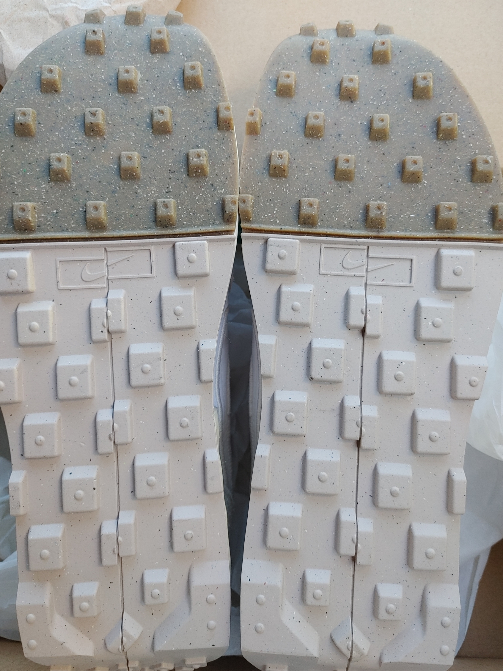 (W) Nike Fontanka Waffle White 착용 스타일 - 2