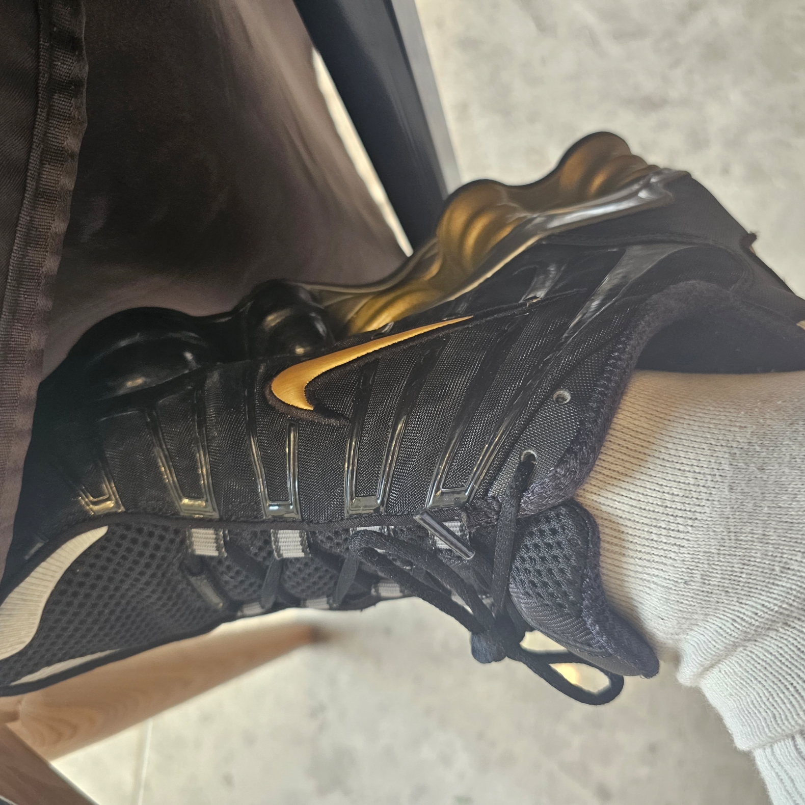 Nike Cable Knit LS Sweater Black - Asia, Louis Vuitton Pochette Voyage MM Monogram Eclipse 착용 스타일 - 3