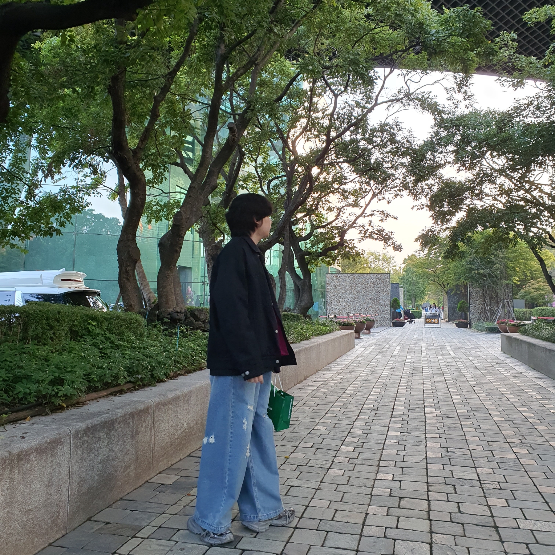 Juun.J Denim One Tuck Wide Pants Blue - 23FW, Balenciaga 3XL Sneakers Grey Black 착용 스타일 - 2