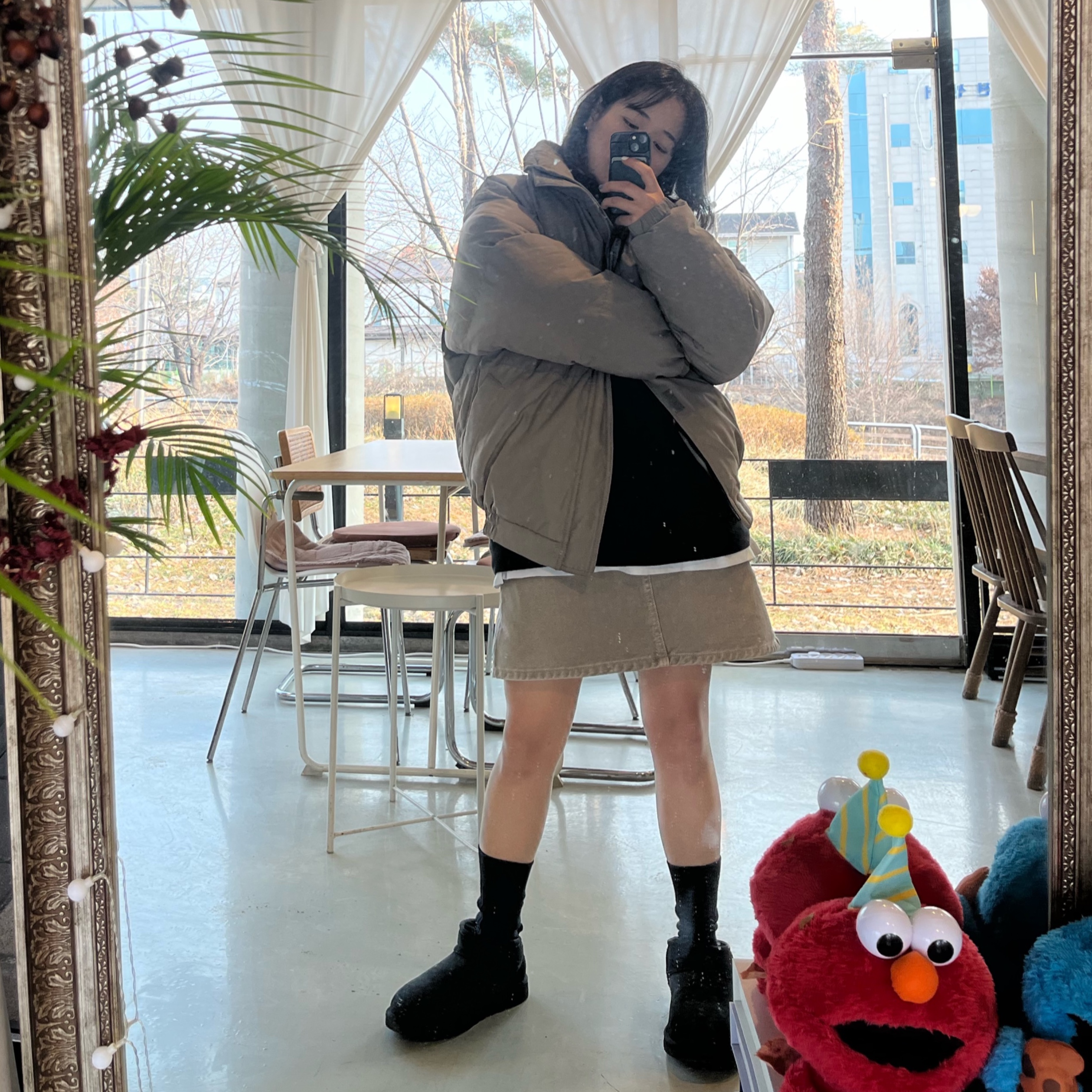 Essentials Puffer Jacket Cement - 20FW, (W) UGG Classic Ultra Mini Boots Black 착용 스타일