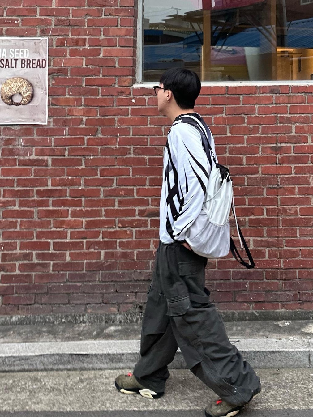 Icyto Strap Cargo Pants Light Purple, Icyto Strap Cargo Pants Dark Beige 착용 스타일 - 1