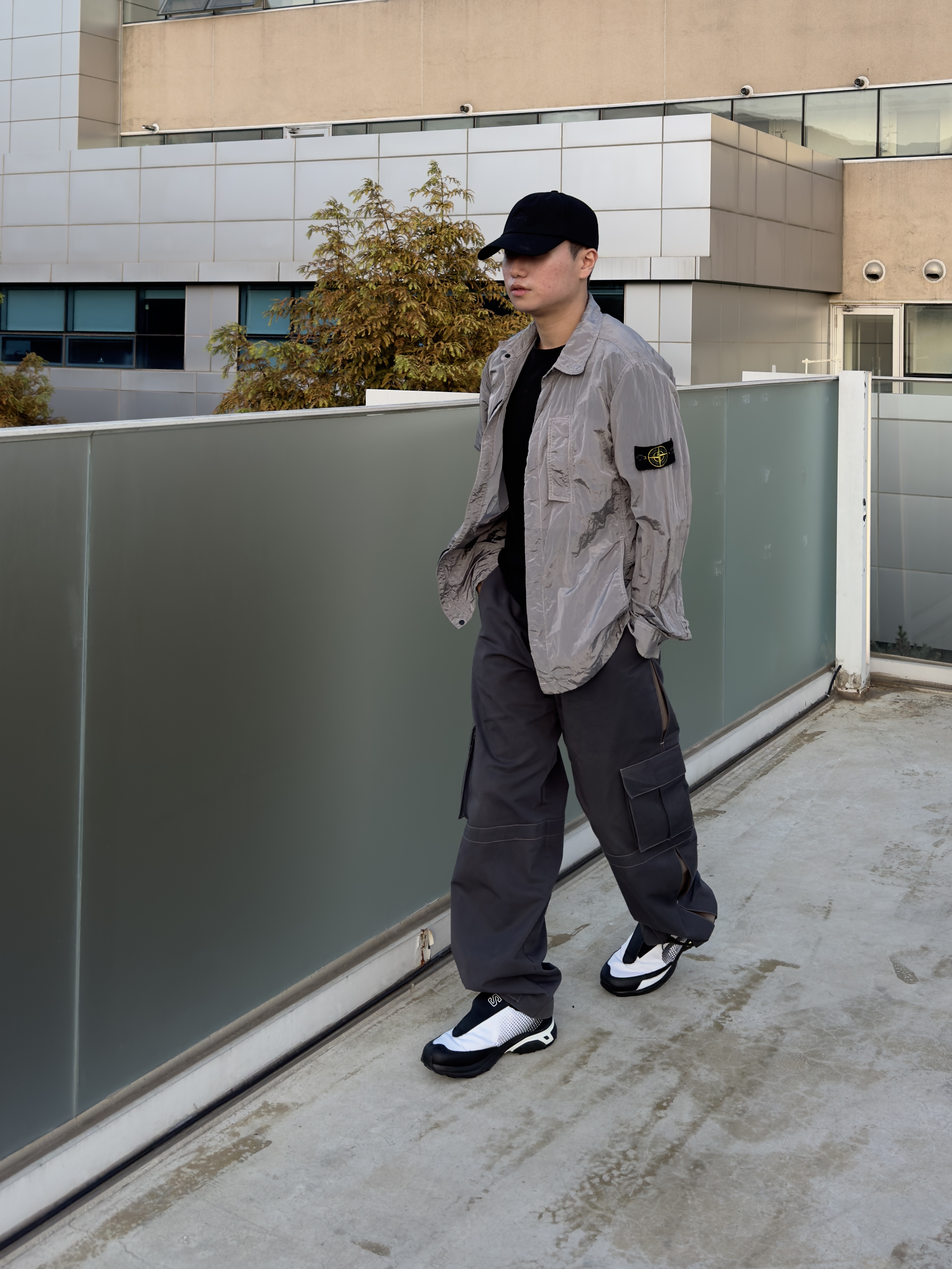 Salomon x Comme des Garcons Homme Plus SR901E White Black 착용 스타일