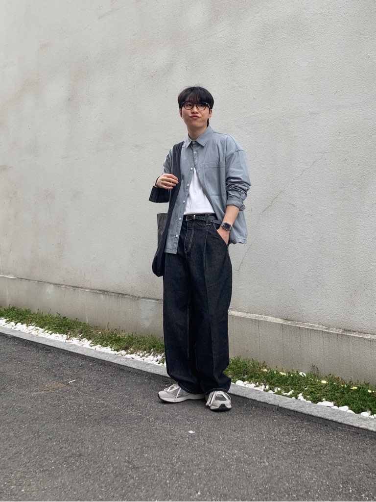 New Balance 2002R Grey 착용 스타일