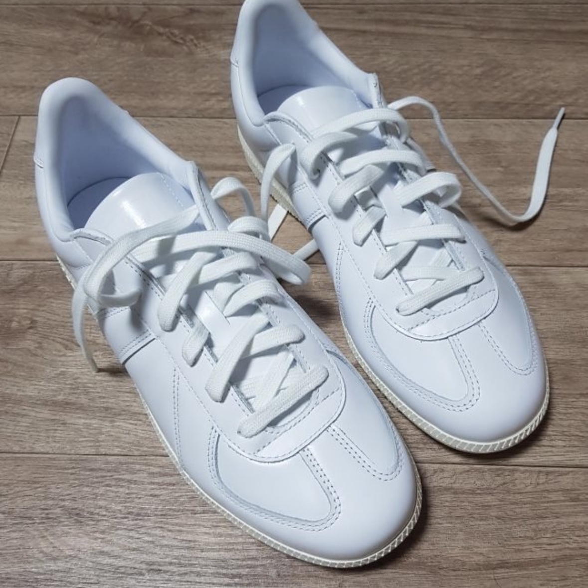 Adidas BW Army White Off White 착용 스타일