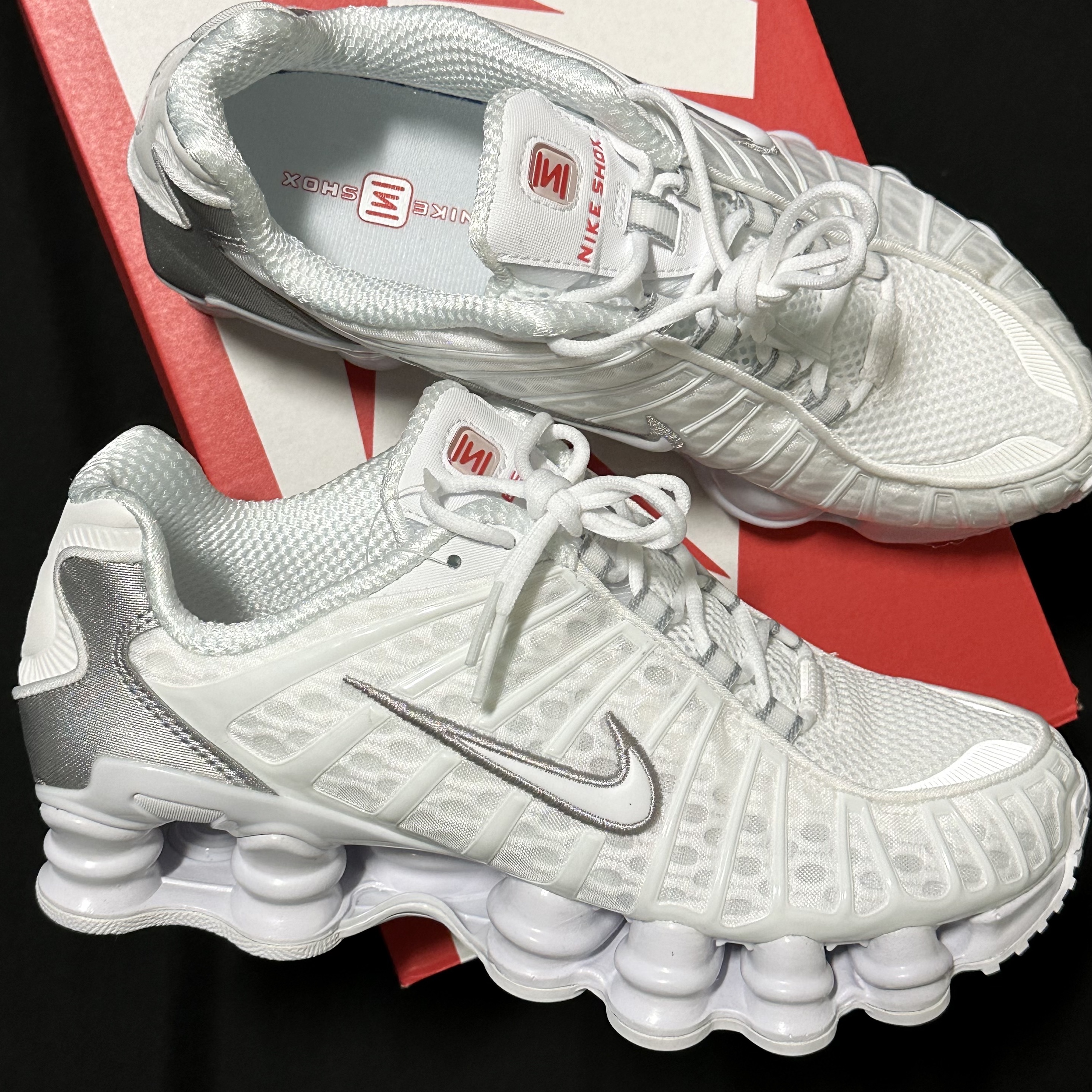 (W) Nike Shox TL White and Max Orange 착용 스타일