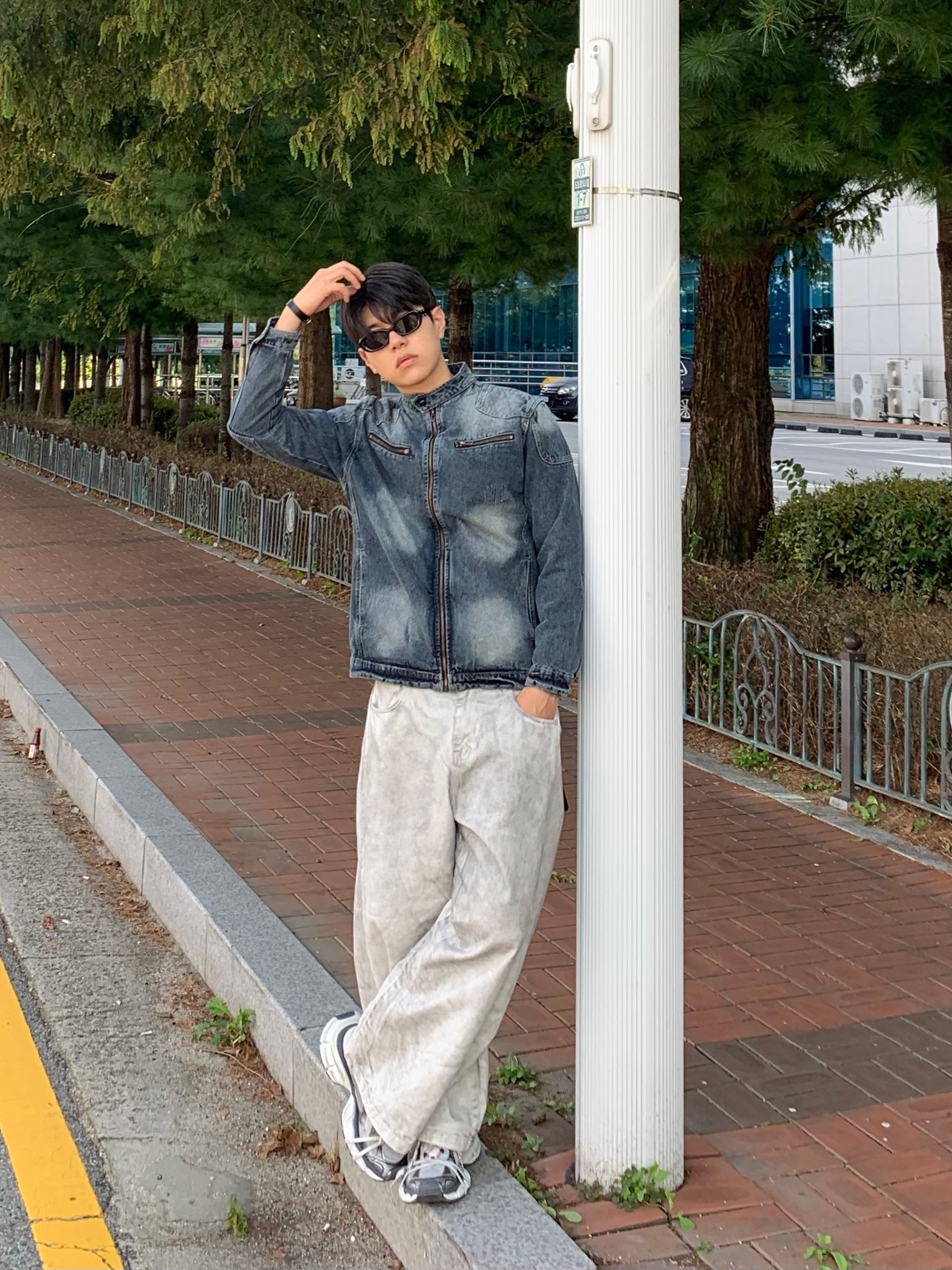 Balenciaga 3XL Sneakers Grey White Red, Gentle Monster x Maison Margiela MM004 Black Black 착용 스타일 - 2