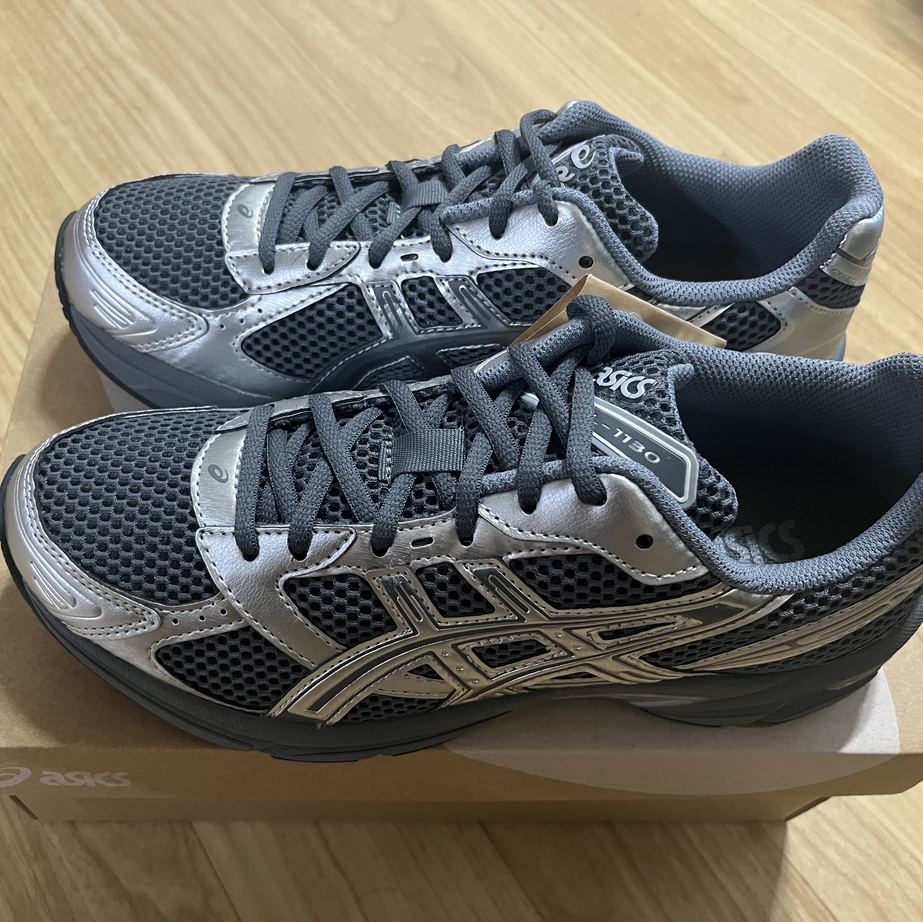 Asics Gel-1130 Steel Grey Pure Silver 착용 스타일 - 4