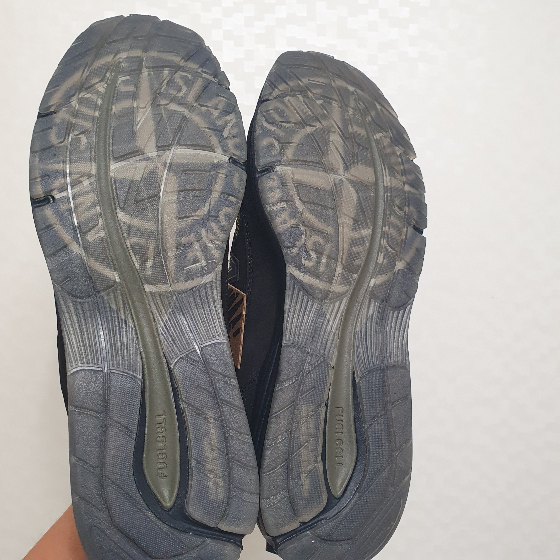 New Balance x Stone Island 991v2 Made in UK Black Olive Night 착용 스타일 - 2