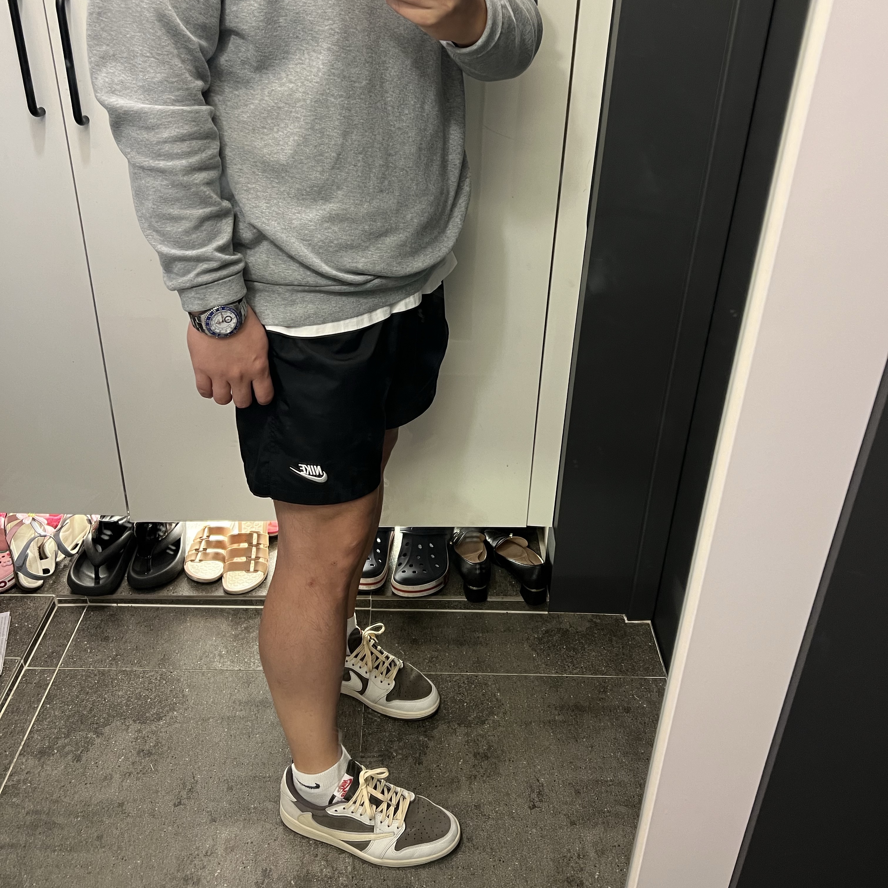 Jordan 1 x Travis Scott Retro Low OG SP Sail and Ridgerock, Rolex Yacht-Master II 44mm 116680 White Oyster 착용 스타일 - 2