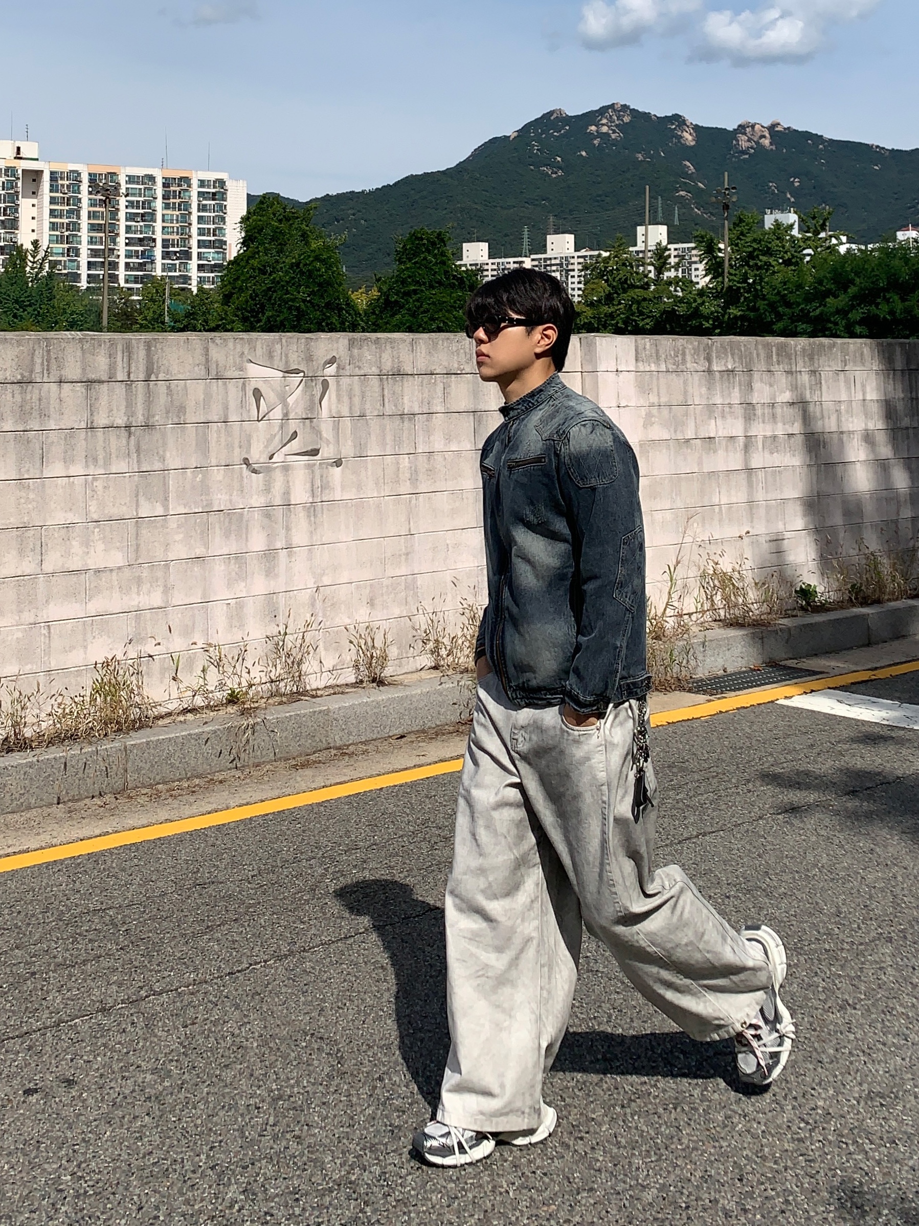 Balenciaga 3XL Sneakers Grey White Red, Gentle Monster x Maison Margiela MM004 Black Black 착용 스타일 - 1