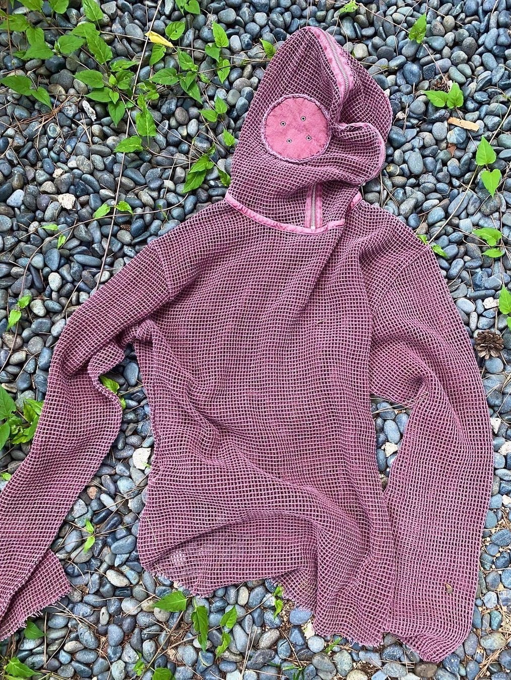 Icyto Mesh Zip Hoodie Burgundy, Icyto Mesh Zip Hoodie Beige 착용 스타일