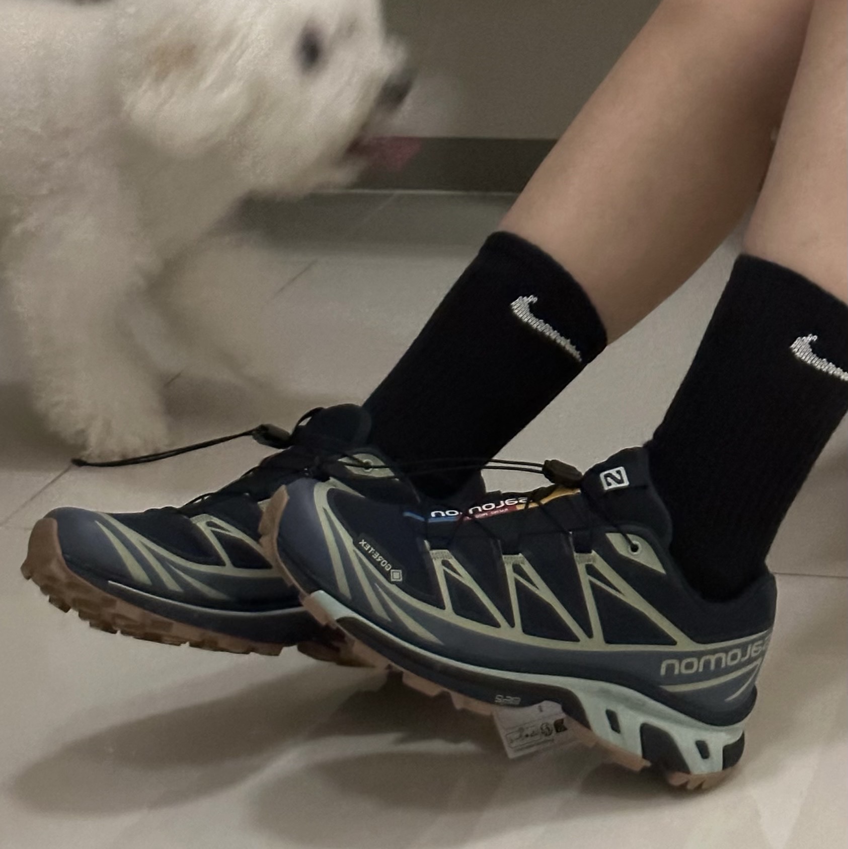 Salomon XT-6 GTX Carbon Bering Sea 착용 스타일