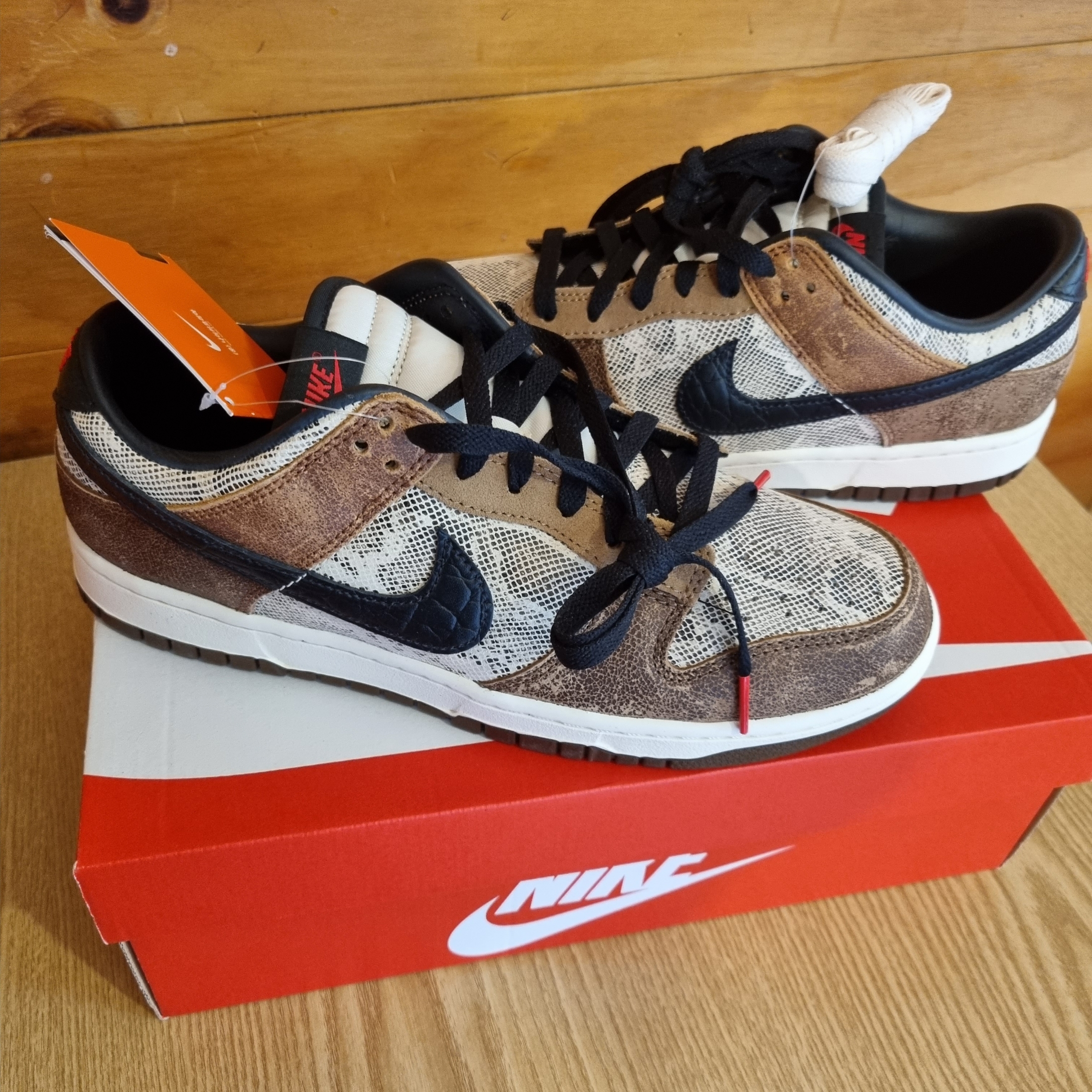 Nike Dunk Low PRM Head to Head 착용 스타일