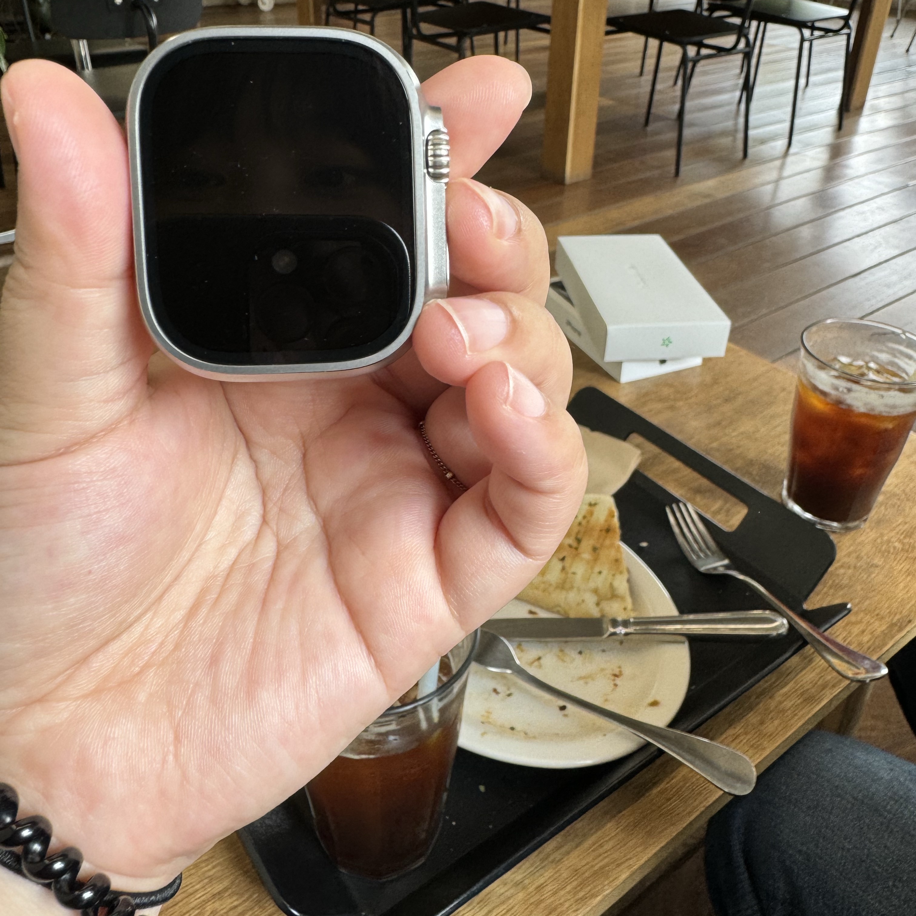 Apple Watch Ultra 2 49mm Titanium Case with Trail Loop S/M Orange Beige (Korean Ver.) 착용 스타일