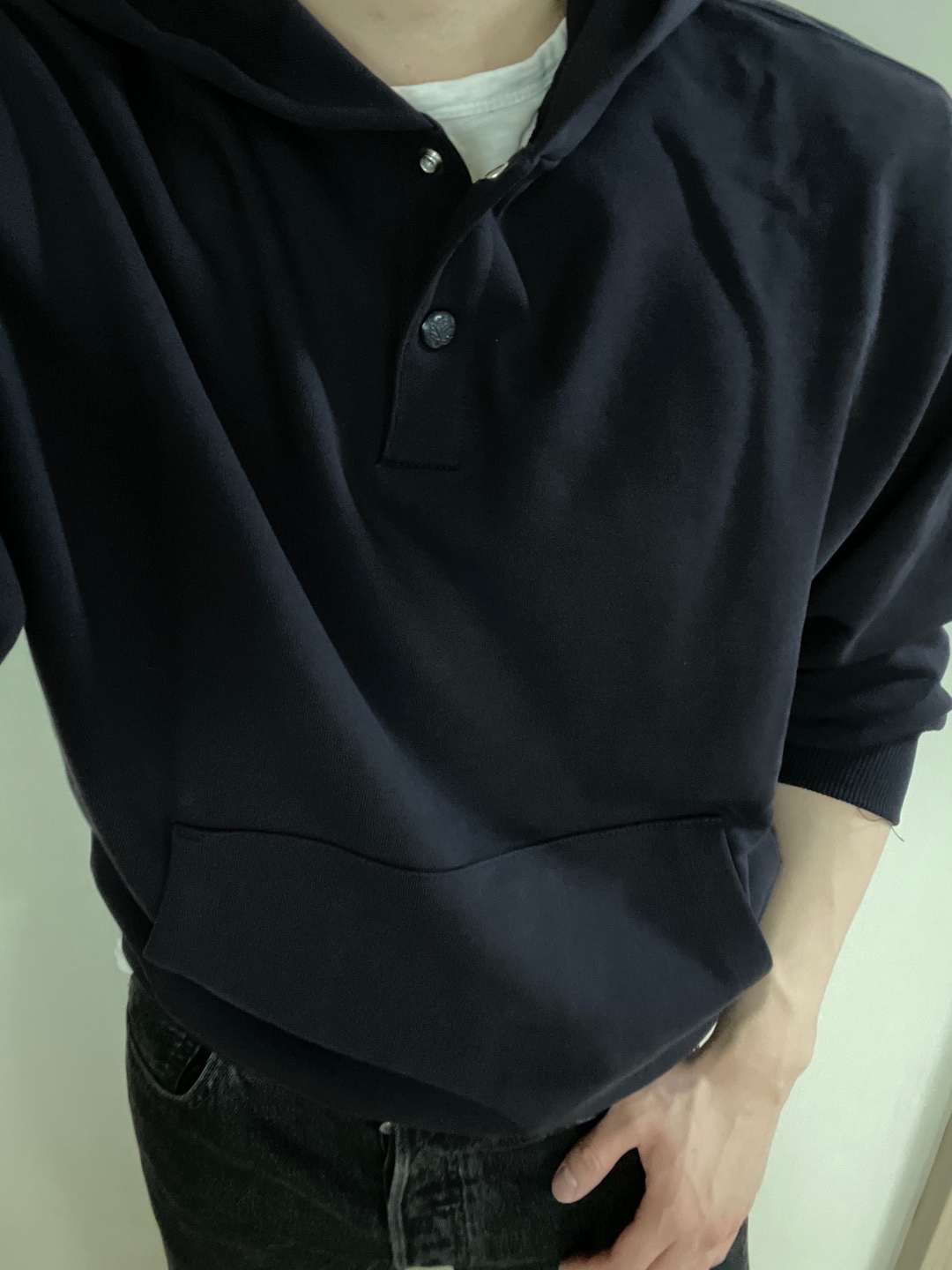 Prada Five-Pocket Denim Jeans Black 착용 스타일