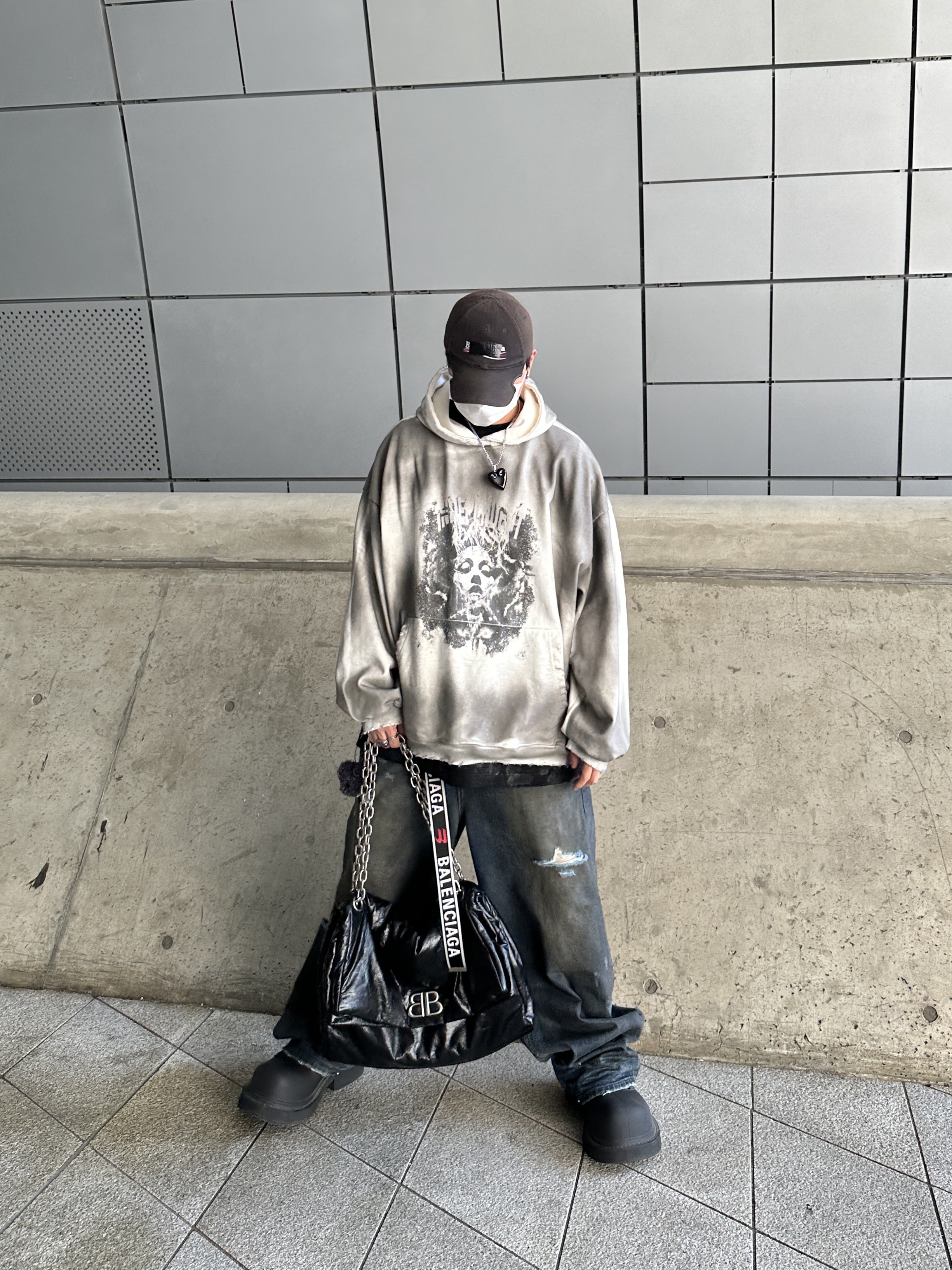 Balenciaga Steroid Derby Black, Balenciaga Gaffer Cap Black 착용 스타일 - 2