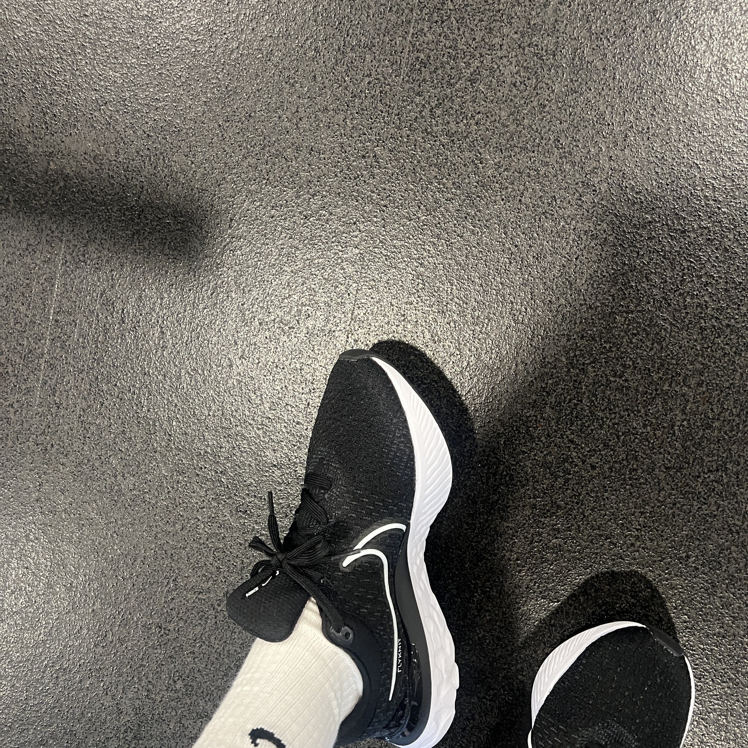 Nike React Infinity Run Flyknit 3 Black White 착용 스타일