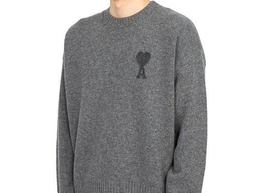 AMI de Coeur Needle Punch Sweater Heather Grey 착용 스타일 - 2