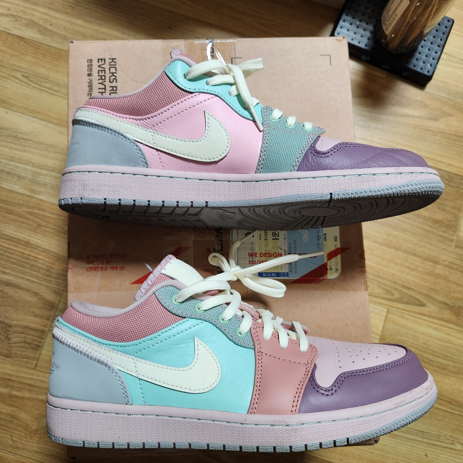 Jordan 1 Low SE Easter Pastel 착용 스타일 - 2
