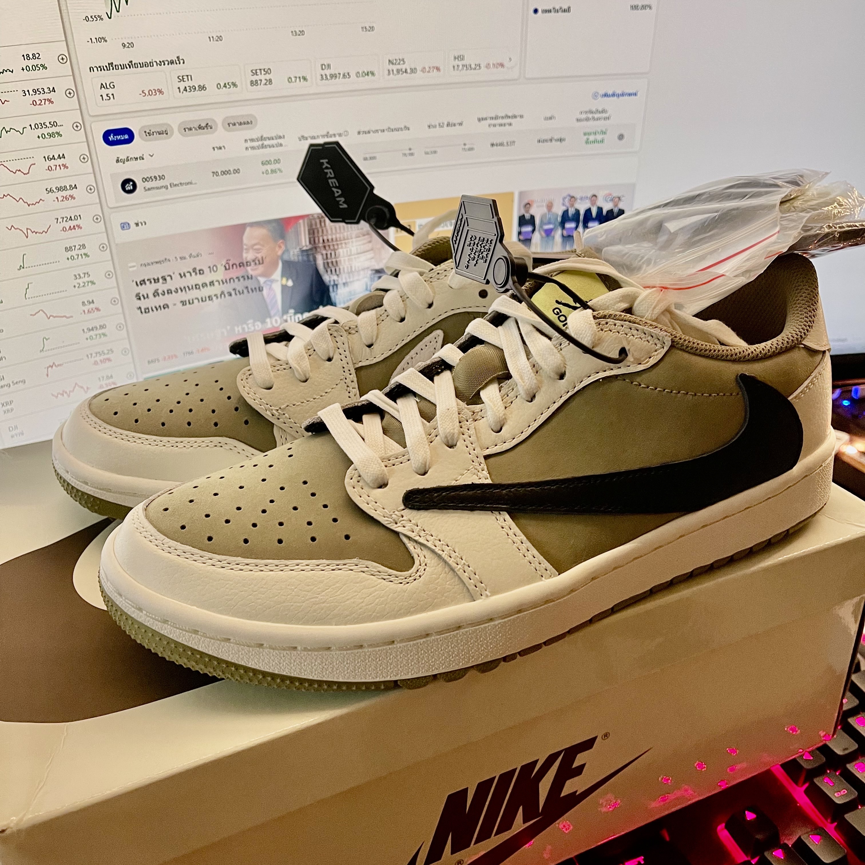 Jordan 1 x Travis Scott Retro Low Golf NRG Neutral Olive 착용 스타일 - 3