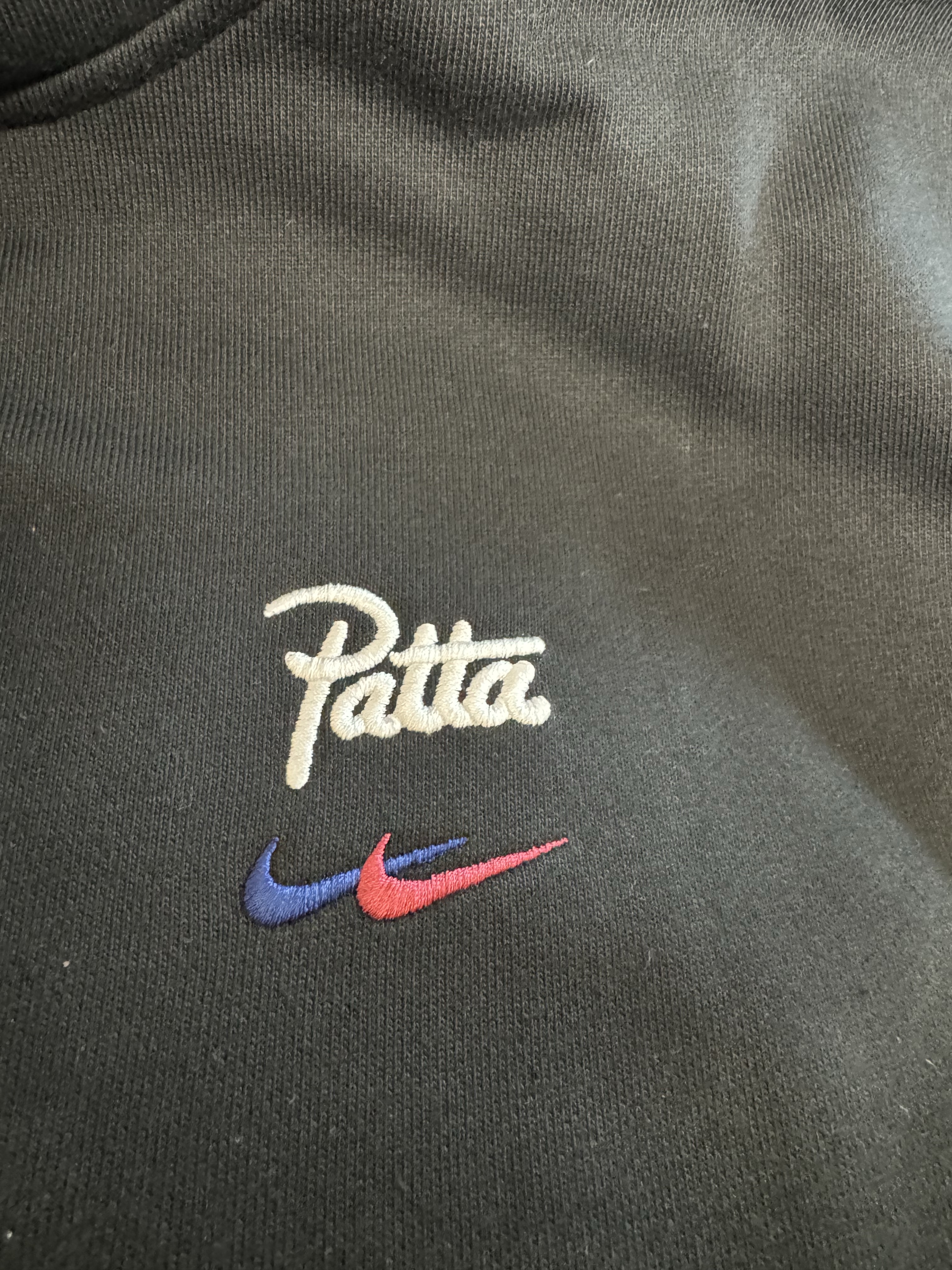 Nike x Patta x FC Barcelona Solo Swoosh Hoodie Culers del Món (FD4147-010), Nike x Ambush Air Force 1 Low SP Black 착용 스타일 - 6