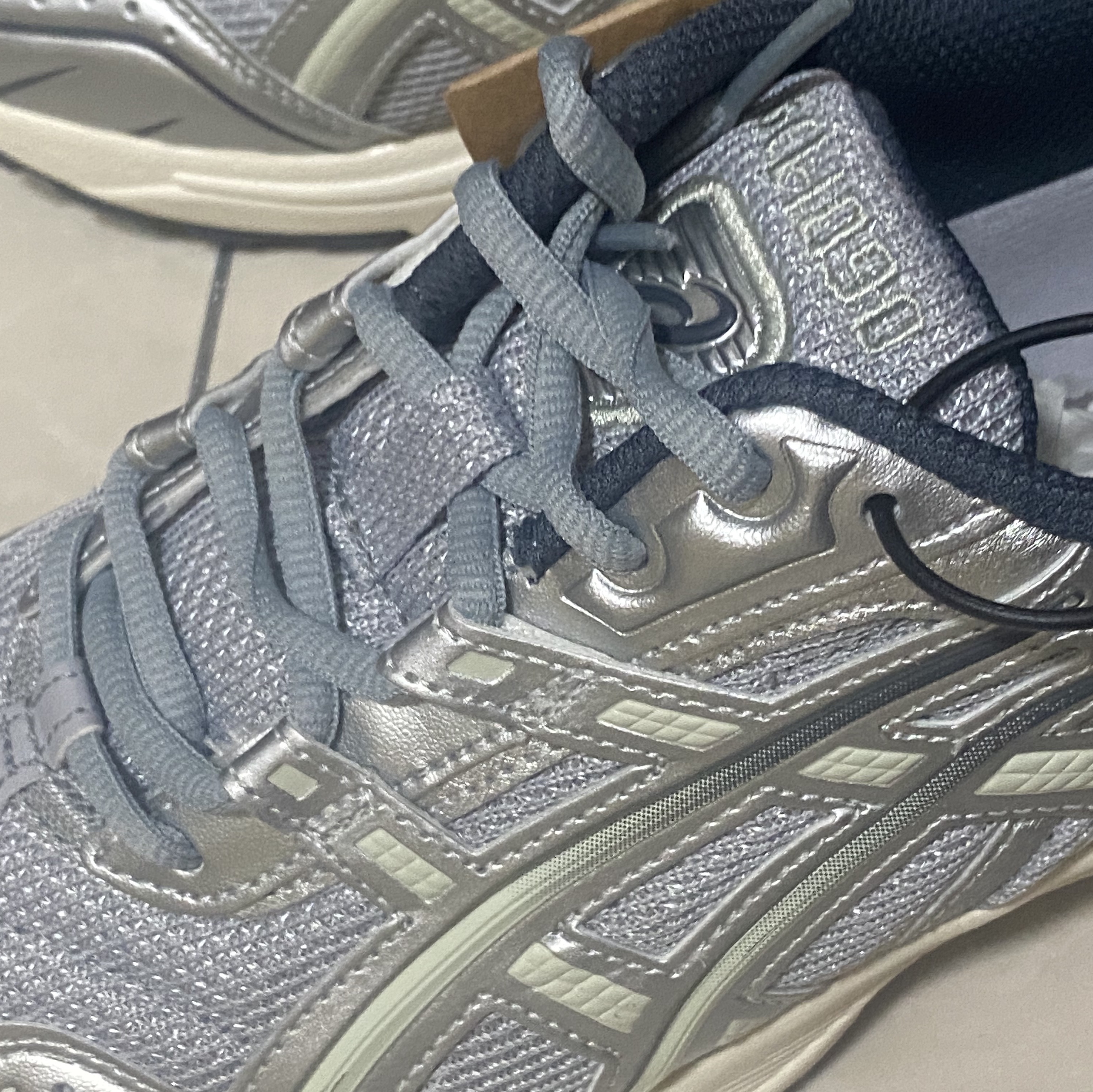 Asics Gel-1090 Piedmont Grey 착용 스타일