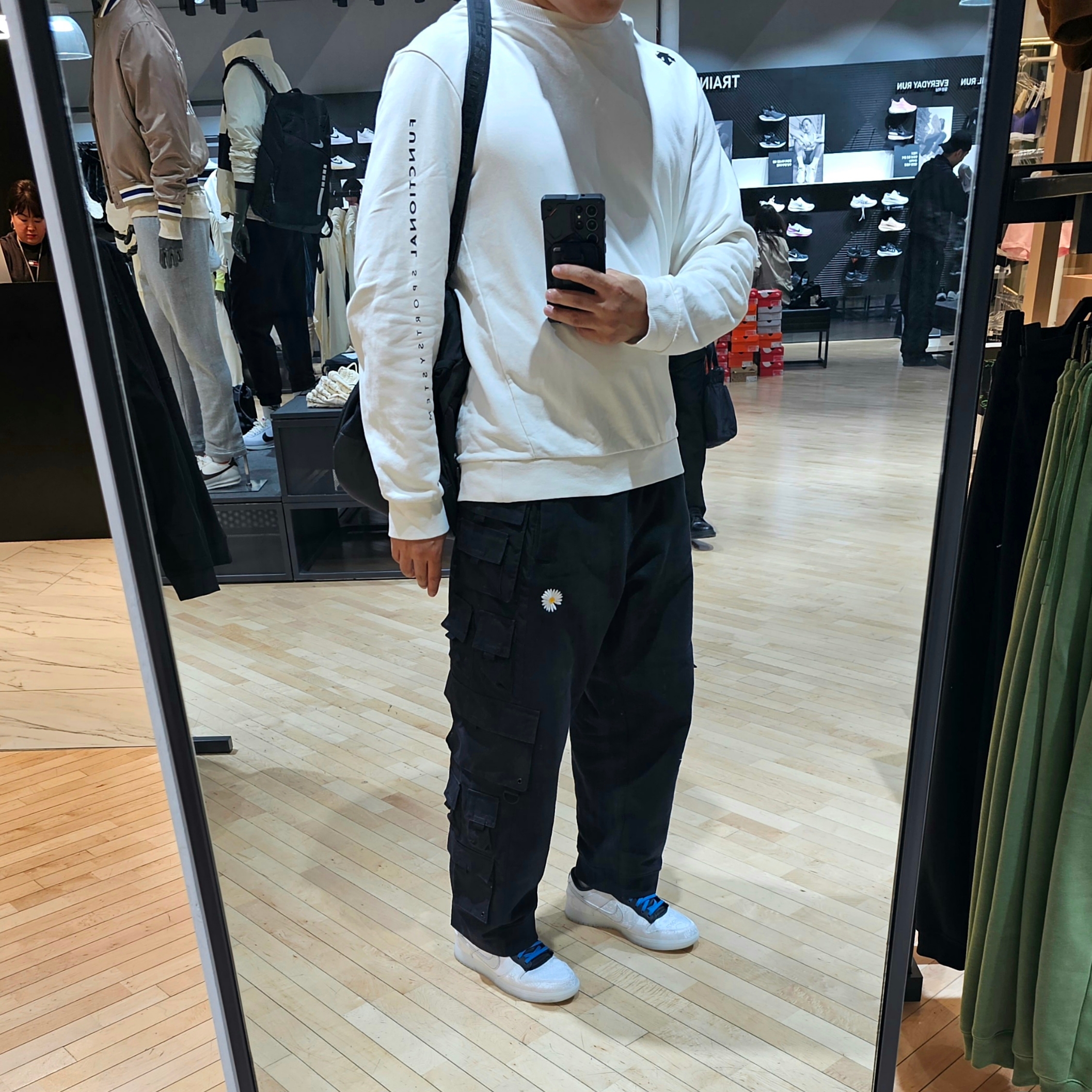 Nike x Clot x Fragment Dunk Low Black and White, Nike x Peaceminusone Wide Pants Black (DR0096-010) 착용 스타일