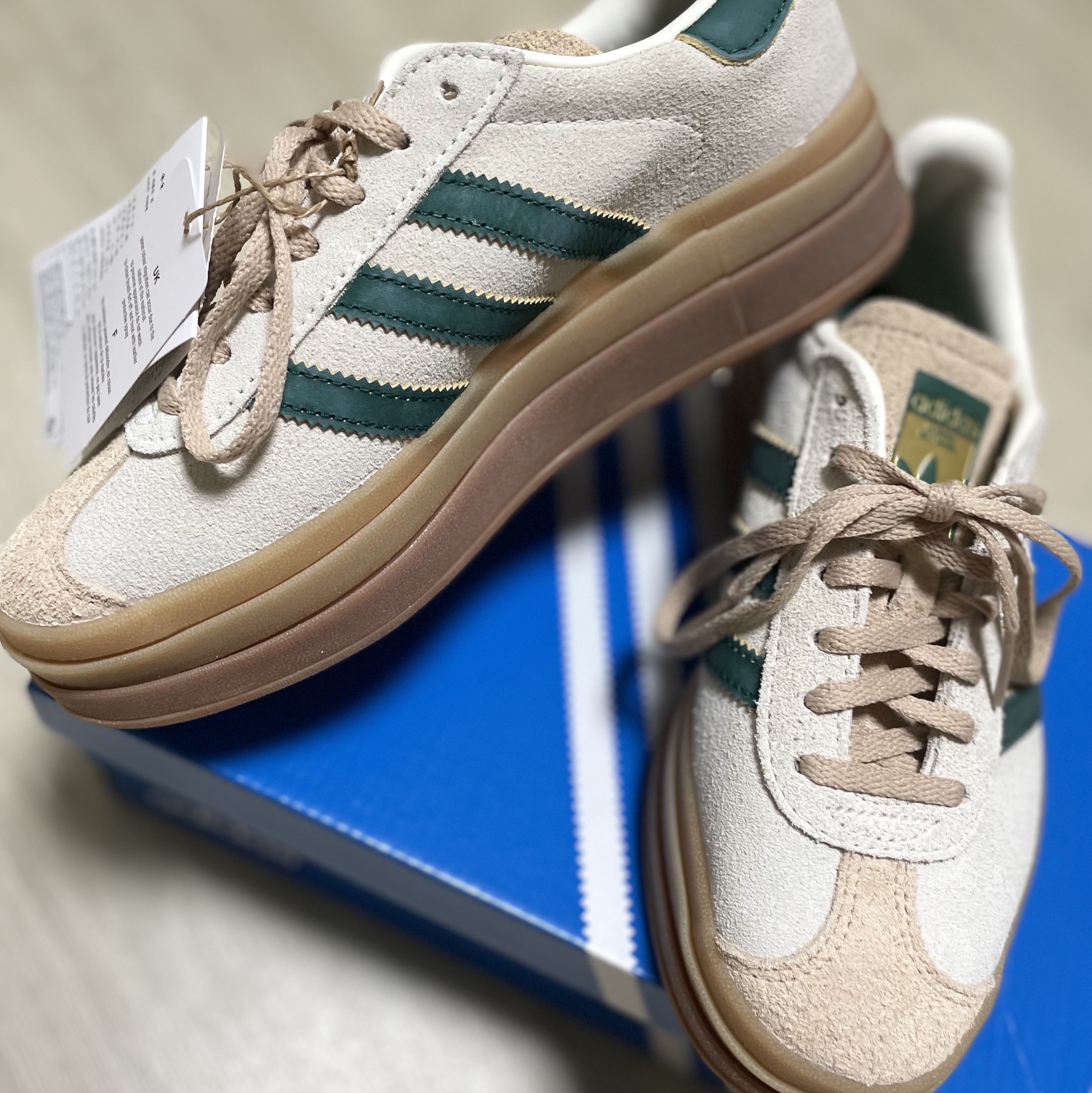 (W) Adidas Gazelle Bold Cream White Collegiate Green 착용 스타일 - 1