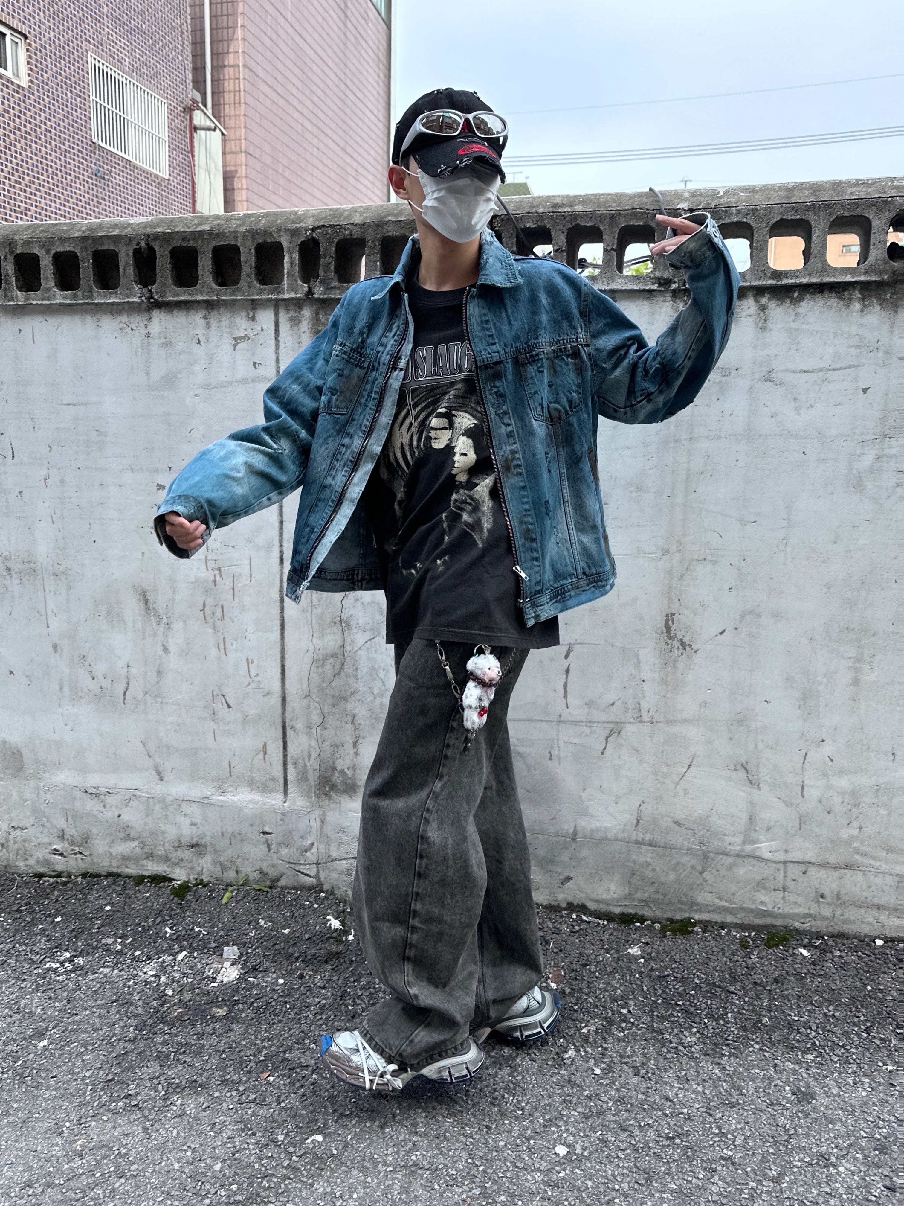 Balenciaga 3XL Sneakers Worn Out Grey White Blue 착용 스타일 - 2