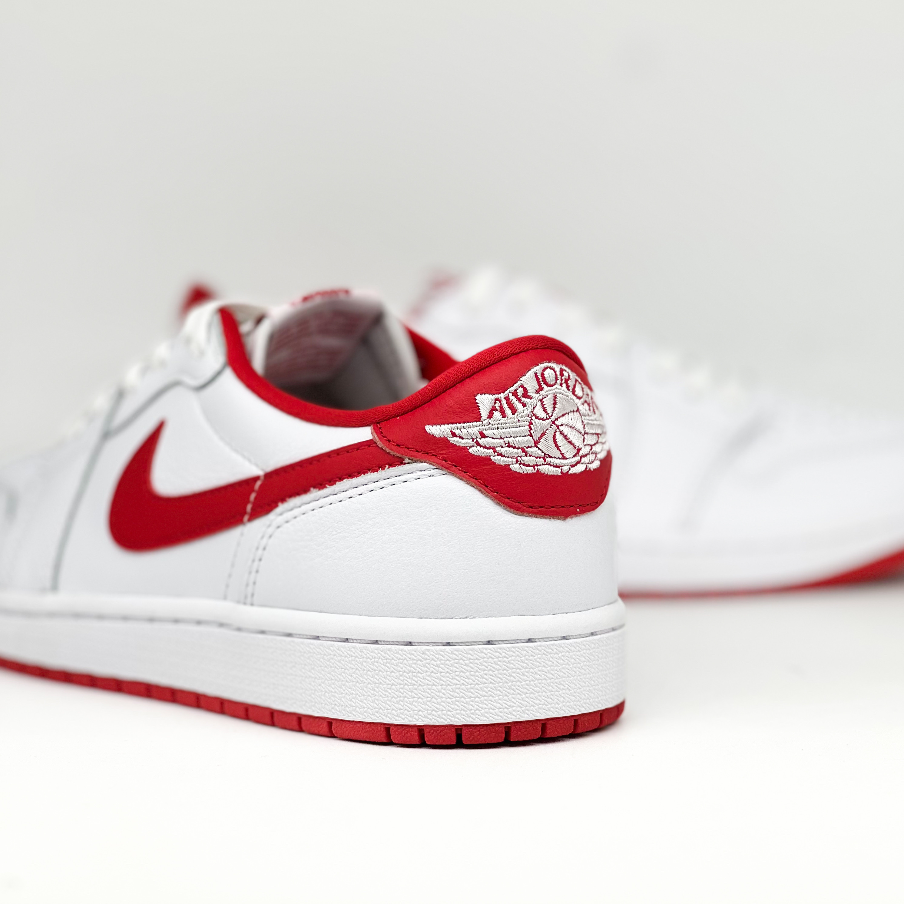 Jordan 1 Retro Low OG University Red 착용 스타일 - 3