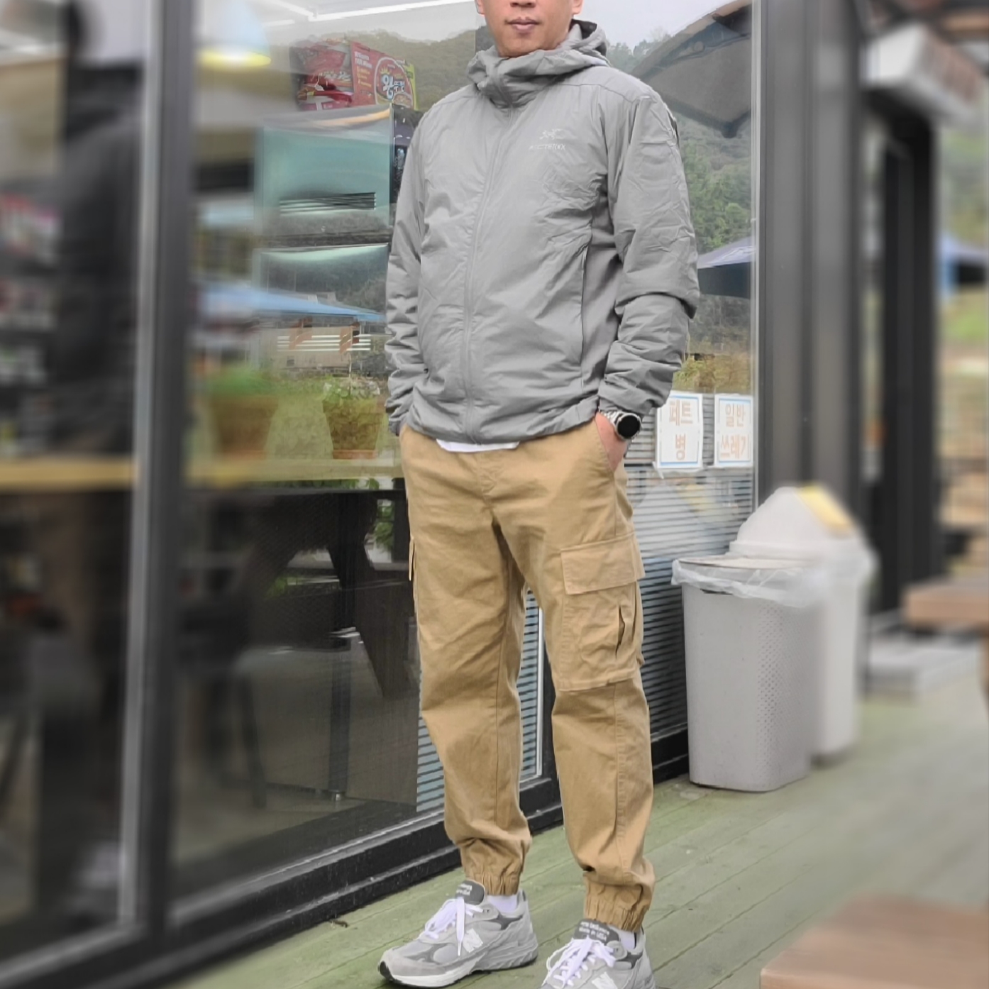 Arc'teryx Atom LT Hoody Void, New Balance 993 Made in USA Grey - D Standard 착용 스타일