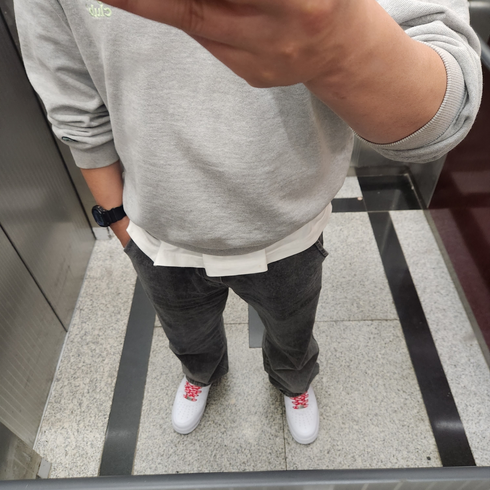 Nike x Supreme Air Force 1 Low White 착용 스타일