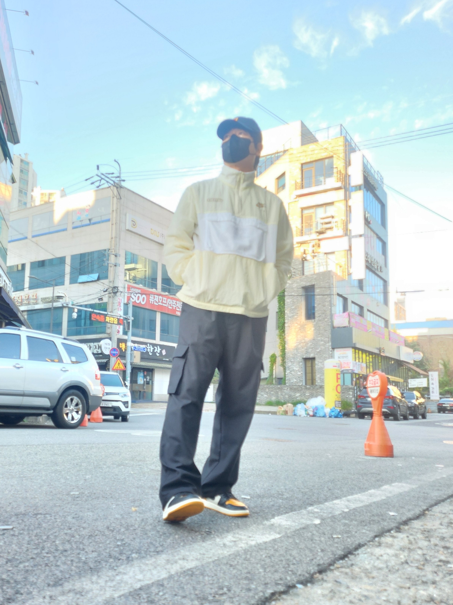 Jordan 1 Retro High OG Taxi, Nike Woven Lined Jacket Coconut Milk - Asia 착용 스타일 - 2