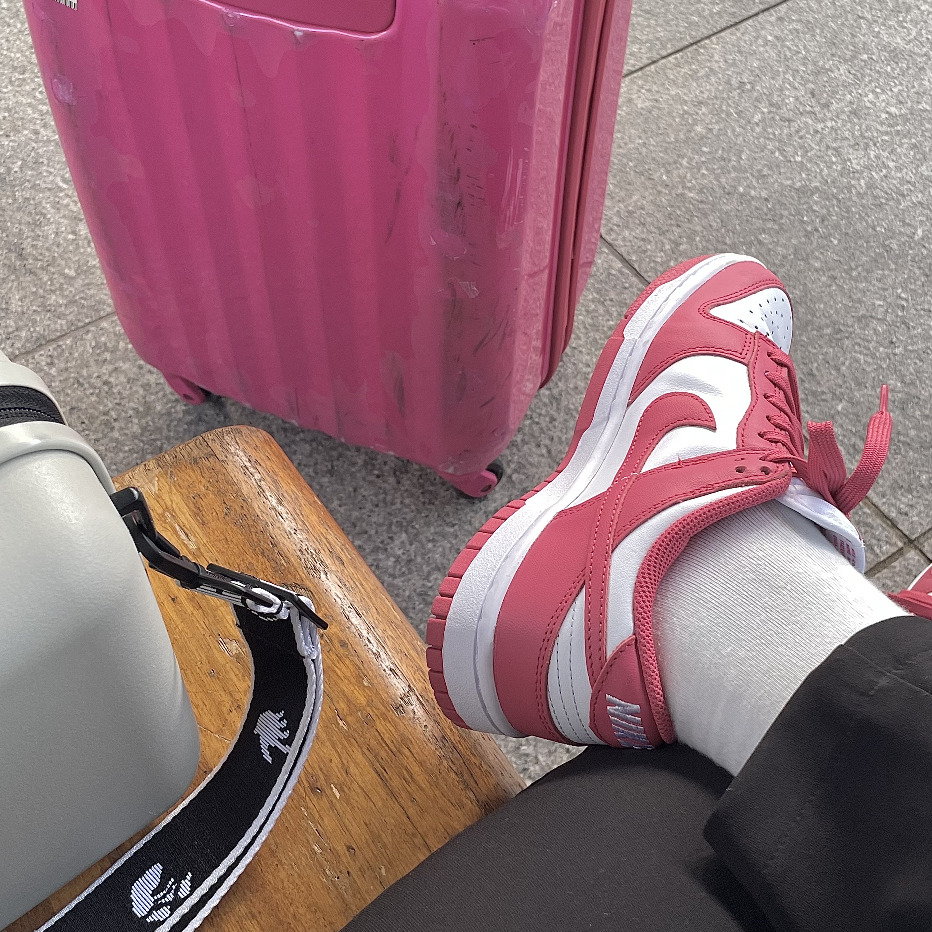 (W) Nike Dunk Low Archeo Pink 착용 스타일