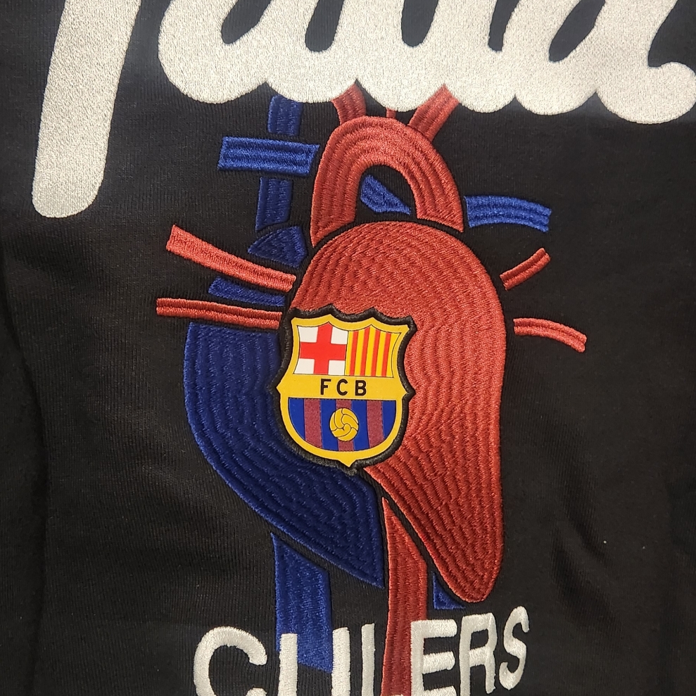 Nike x Patta x FC Barcelona Solo Swoosh Hoodie Culers del Món (FD4147-010) 착용 스타일