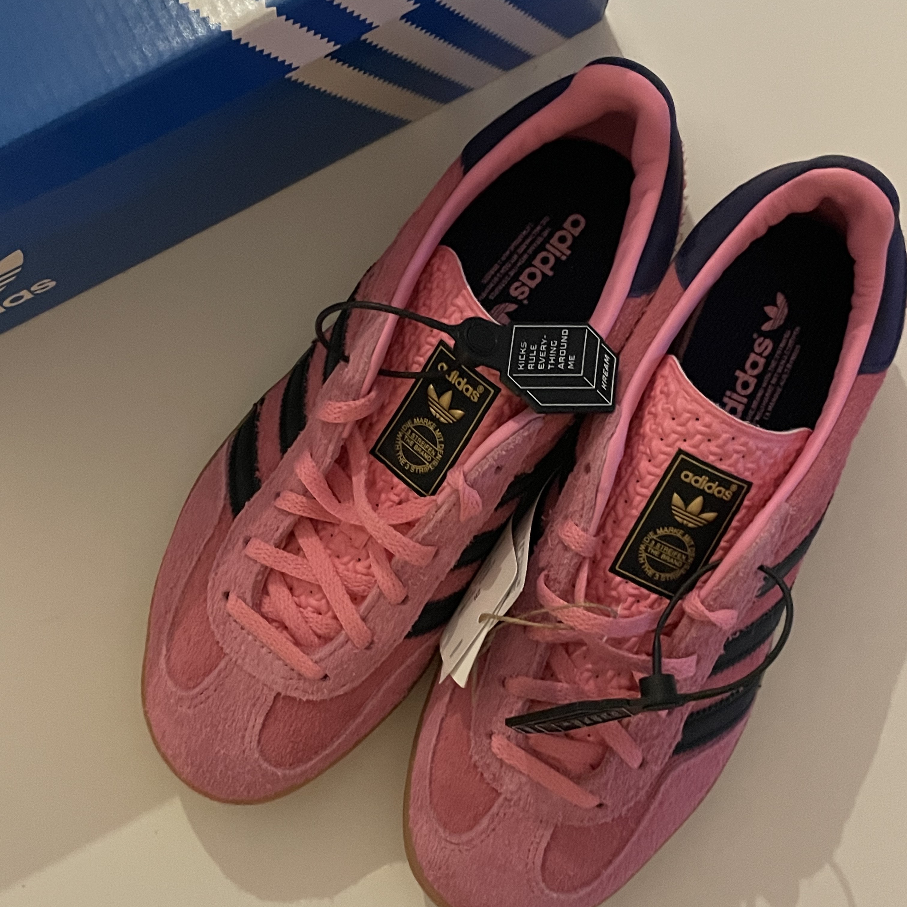 (W) Adidas Gazelle Indoor Bliss Pink 착용 스타일 - 2