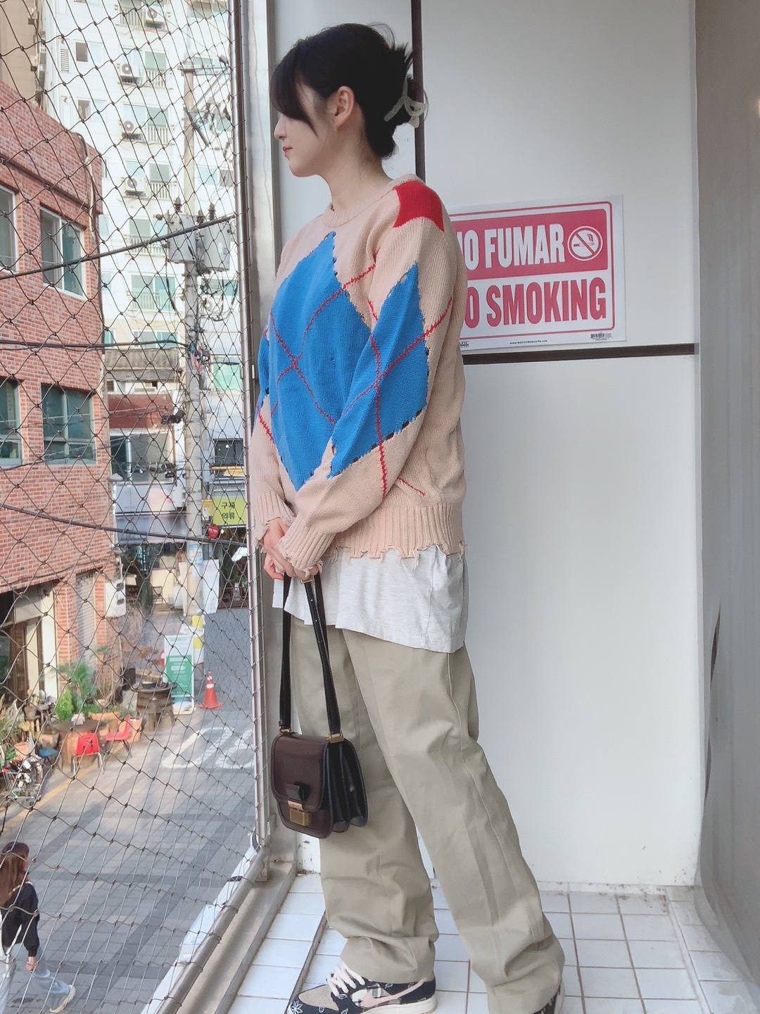 Fear of God Baseball T-Shirt Cream Heather Red, Nike x Travis Scott SB Dunk Low 착용 스타일 - 1