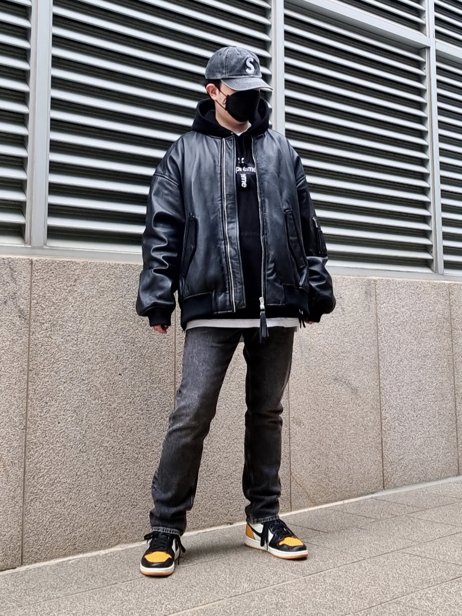 Supreme Pigment Print S Logo 6-Panel Black - 20SS, Supreme Cross Box Logo Hooded Sweatshirt Black - 20FW 착용 스타일 - 1