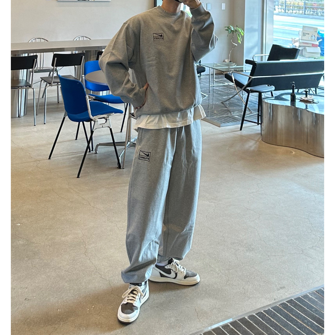 Nike x Stussy NRG Fleece Pants Dark Grey Heather (DO9340-063), Nike x Stussy NRG Fleece Crewneck Dark Grey Heather (DO9337-063) 착용 스타일 - 2