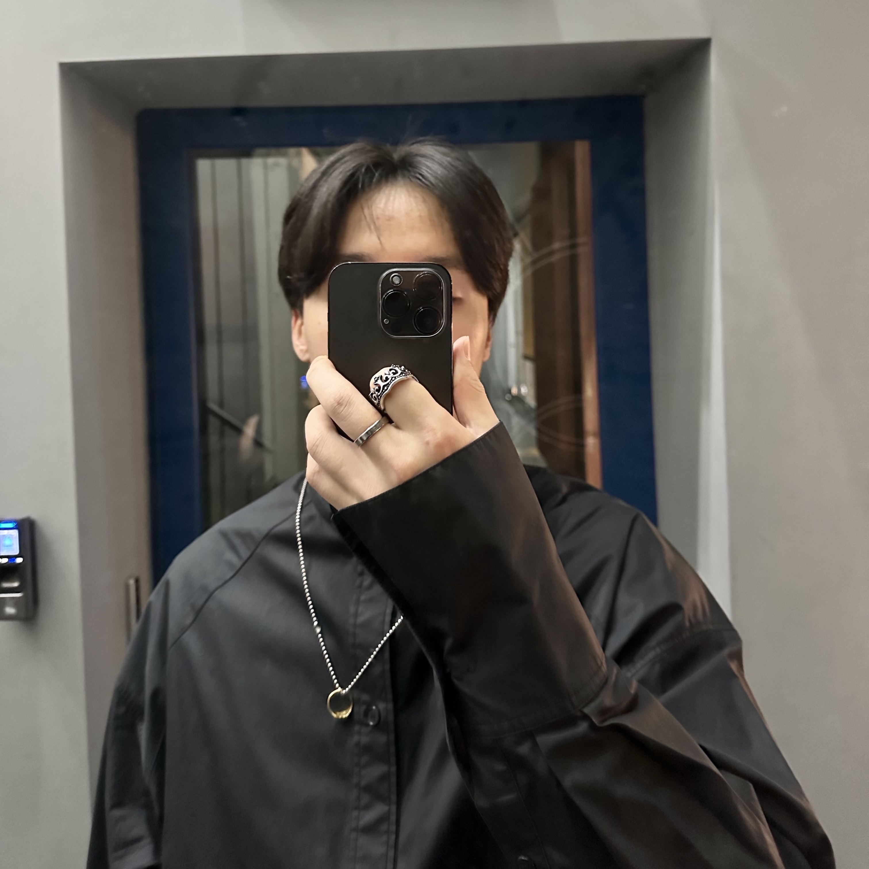 Apple iPhone 14 Pro 128GB Space Black (Korean Ver.) 착용 스타일