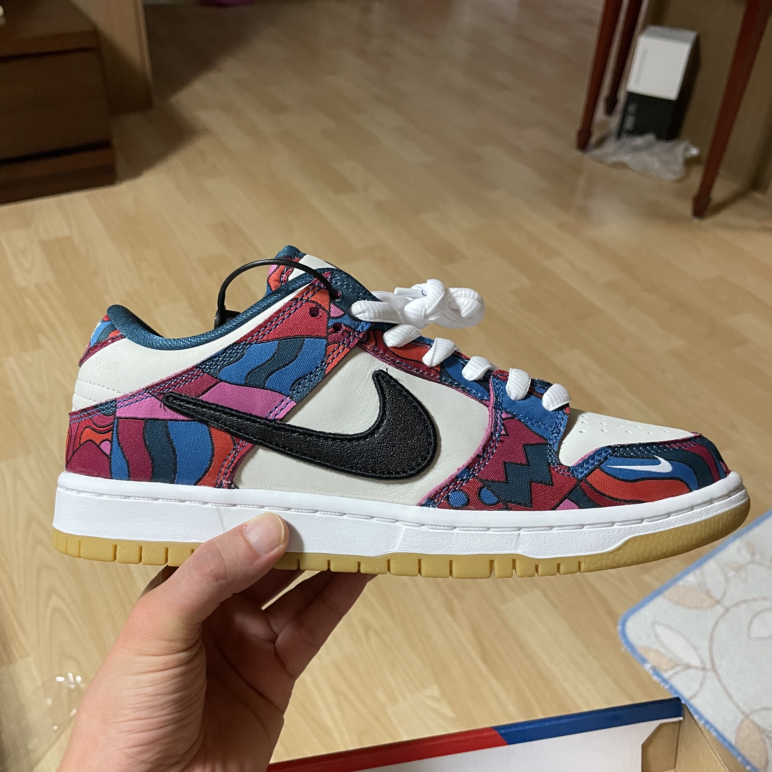 Nike x Parra SB Dunk Low Pro Abstract Art 착용 스타일
