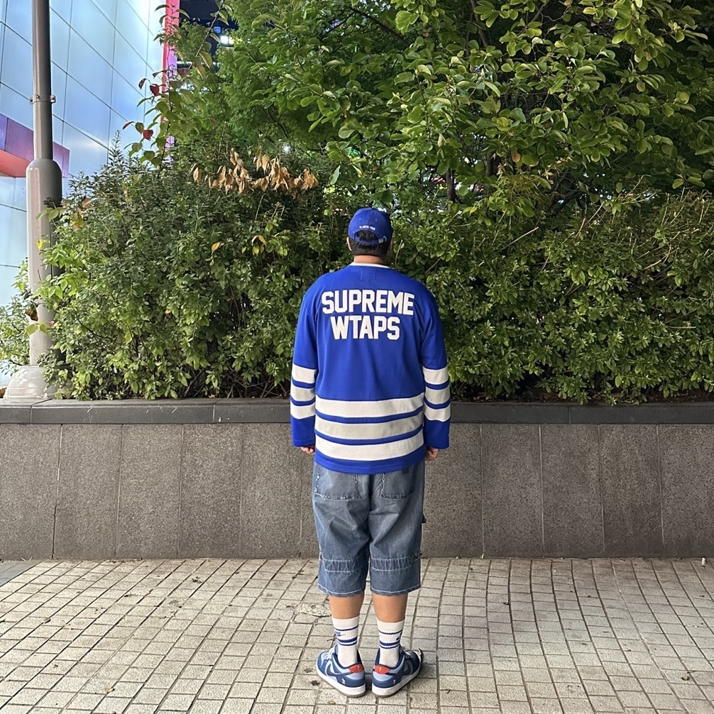 Supreme x WTAPS Mitchell & Ness Hockey Jersey Blue - 21FW, Nike x Why So Sad? SB Dunk Low Pro Coastal Blue 착용 스타일 - 2