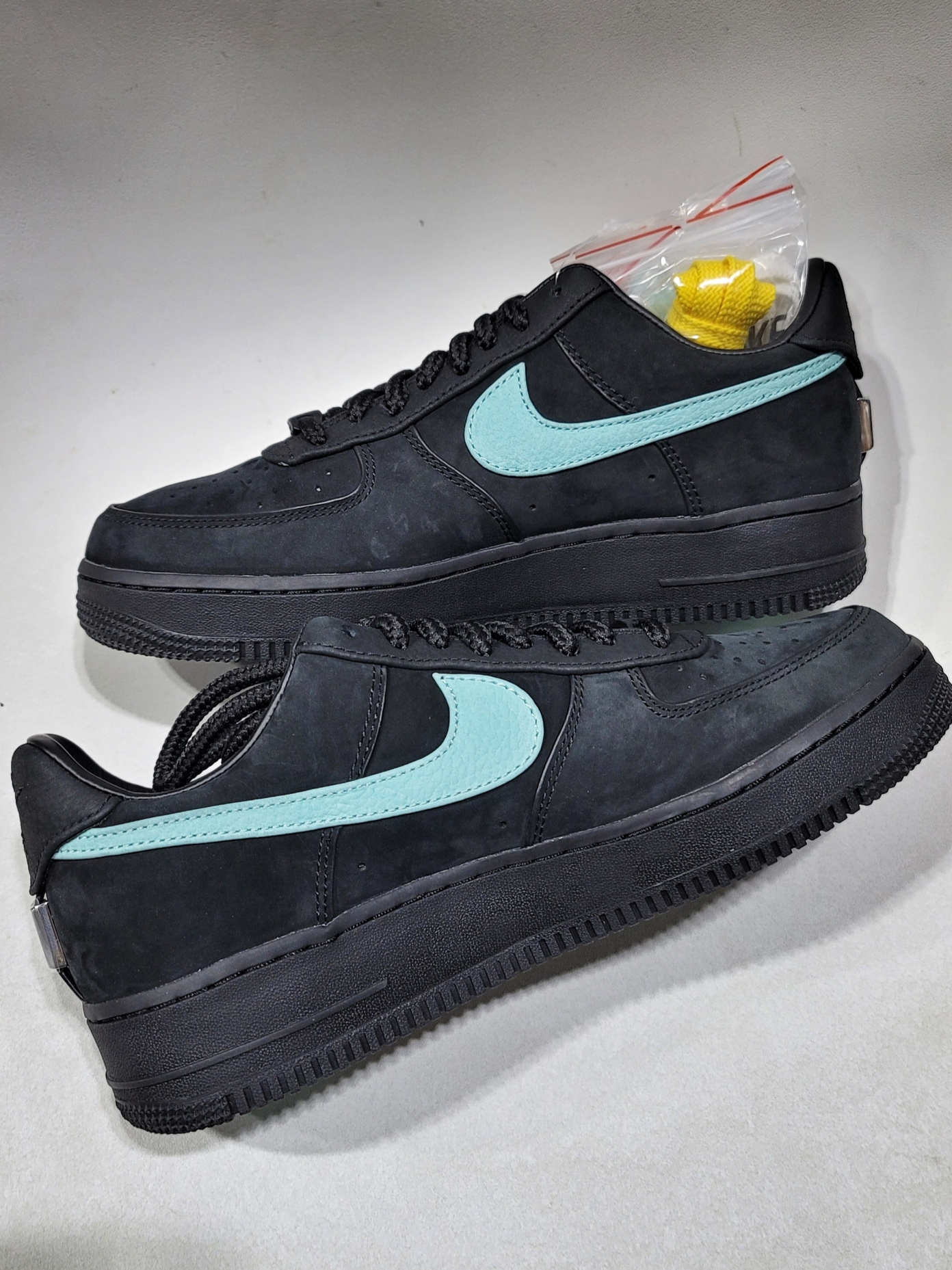 Nike x Tiffany & Co. Air Force 1 Low SP 1837 착용 스타일