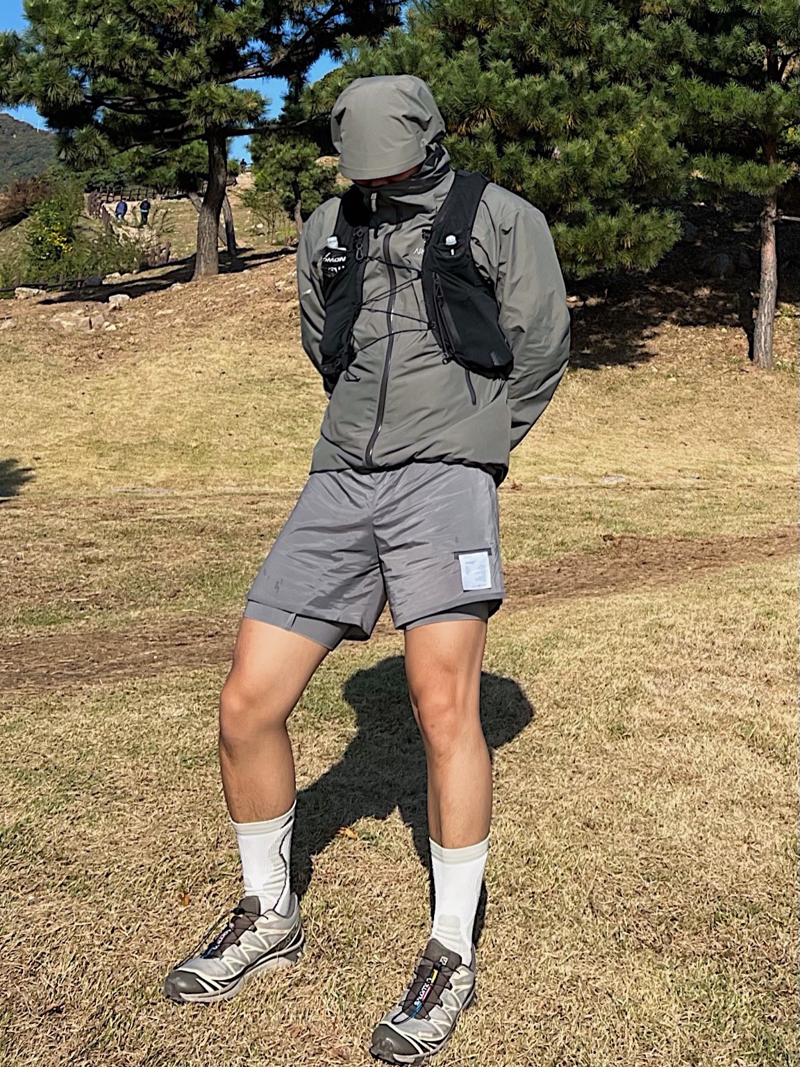 Salomon XT-6 Gore-Tex Vintage Khaki, Arc'teryx x Beams Zeta SL Jacket Grey 착용 스타일