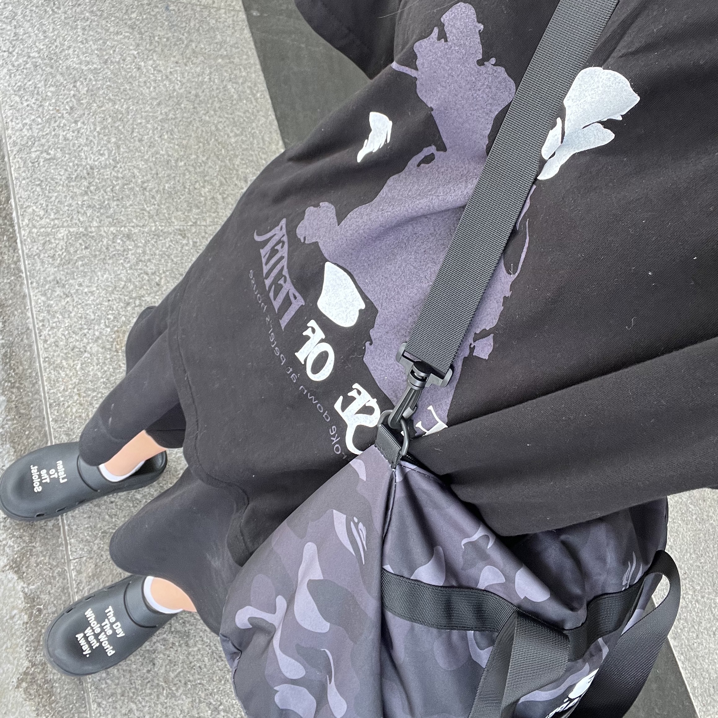 Project G/R Mind Slaughter Vintage Washeed Hoodie Black, Undermycar House of Peter Graphic T-Shirt Black - 23SS 착용 스타일 - 2
