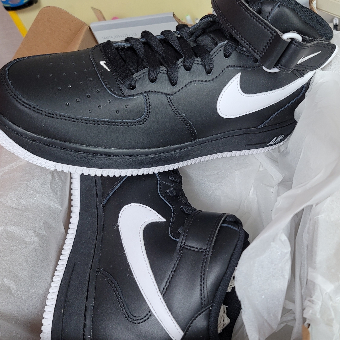 Nike Air Force 1 Mid '07 Black White 착용 스타일