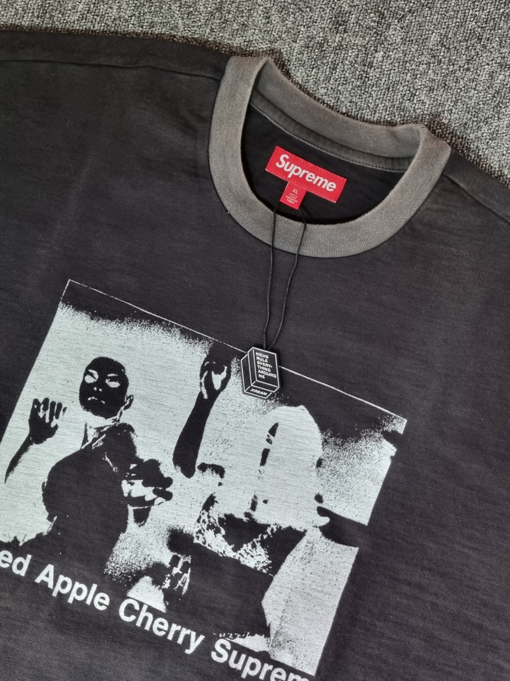 Supreme Glazed Athletic S/S Top Black - 23FW 착용 스타일